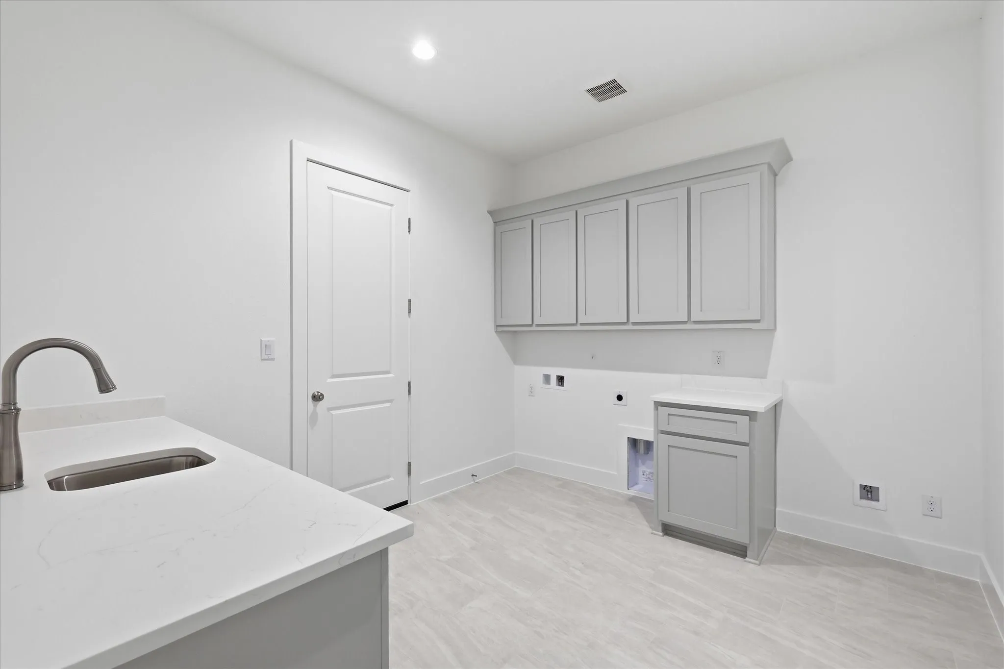 Single Family Residence For Sale in Denton County , 1303 Live Oak Lane, Oak Point, Texas 75068, 4 Bedroom, 5 Bathroom, 4 Garage spaces, 3,293 Sqft, built in 2026, mls#21389463, Real Estate Agent in Oak Point, Homes For Sale in Denton county, Homes For Sale in Oak Point, Realtor in Oak Point Texas, Real Estate Brokerage Independent Realty Texas, Luminita Cordes Realtor