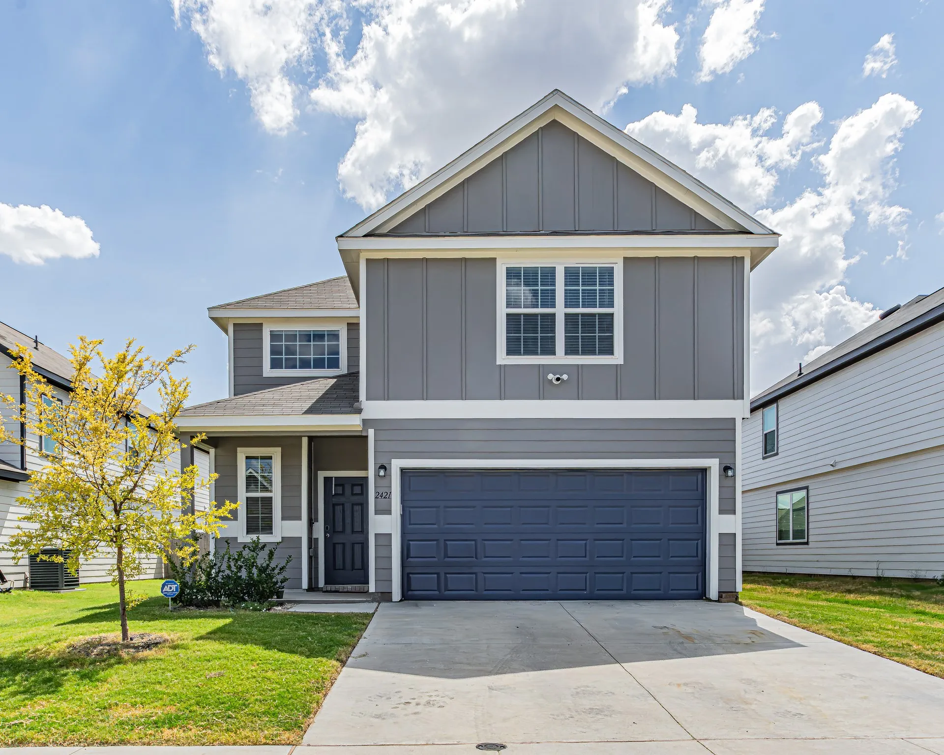 Single Family Residence For Rent in Tarrant County , 2421 Dahlia Drive, Fort Worth, Texas 76123, 4 Bedroom, 3 Bathroom, 2 Garage spaces, 2,032 Sqft, built in 2024, mls#21389383, Real Estate Agent in Fort Worth, Homes For Rent in Tarrant county, Homes For Rent in Fort Worth, Realtor in Fort Worth Texas, Real Estate Brokerage Independent Realty Texas, Luminita Cordes Realtor