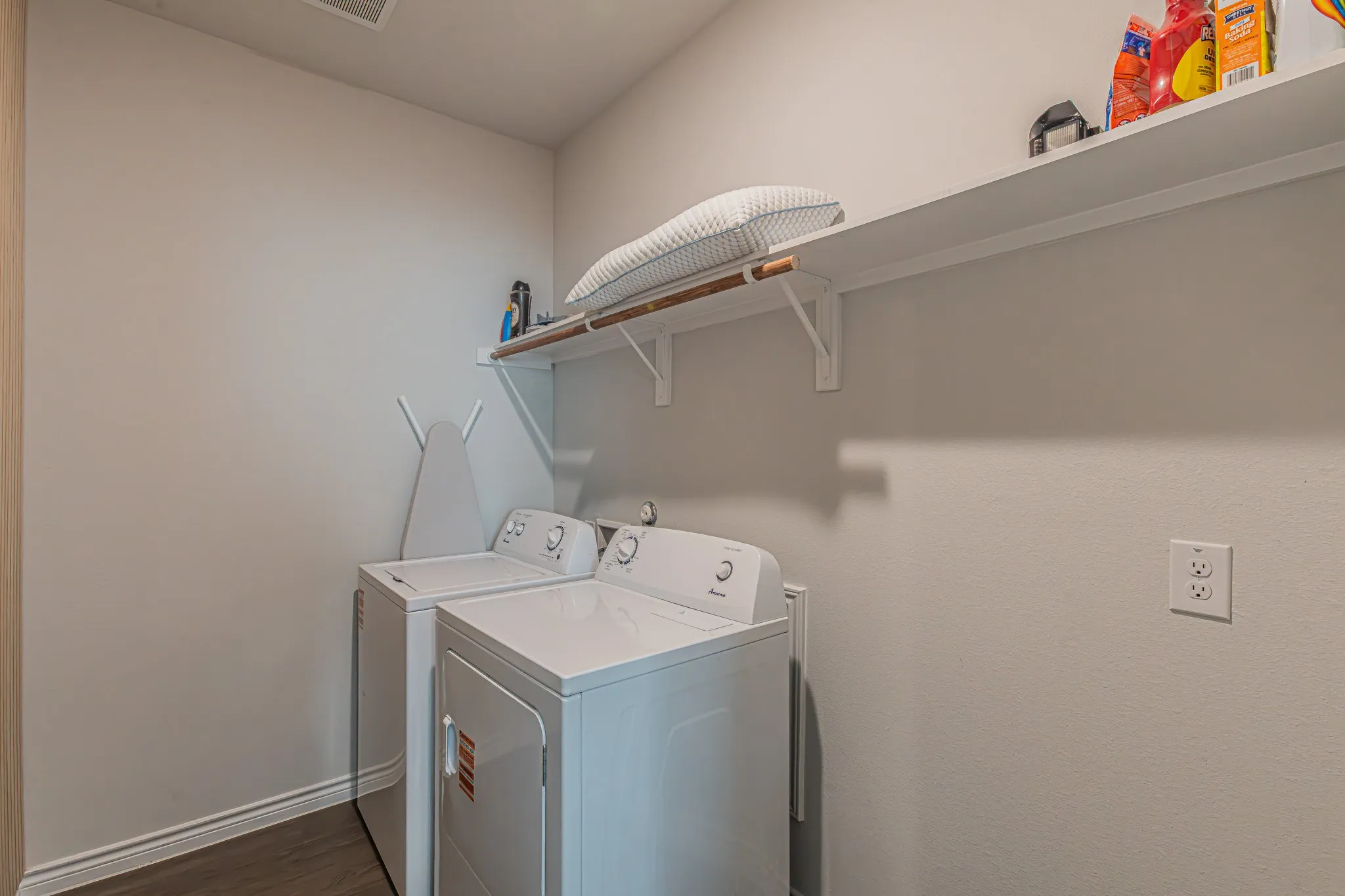 Single Family Residence For Rent in Tarrant County , 2421 Dahlia Drive, Fort Worth, Texas 76123, 4 Bedroom, 3 Bathroom, 2 Garage spaces, 2,032 Sqft, built in 2024, mls#21389383, Real Estate Agent in Fort Worth, Homes For Rent in Tarrant county, Homes For Rent in Fort Worth, Realtor in Fort Worth Texas, Real Estate Brokerage Independent Realty Texas, Luminita Cordes Realtor