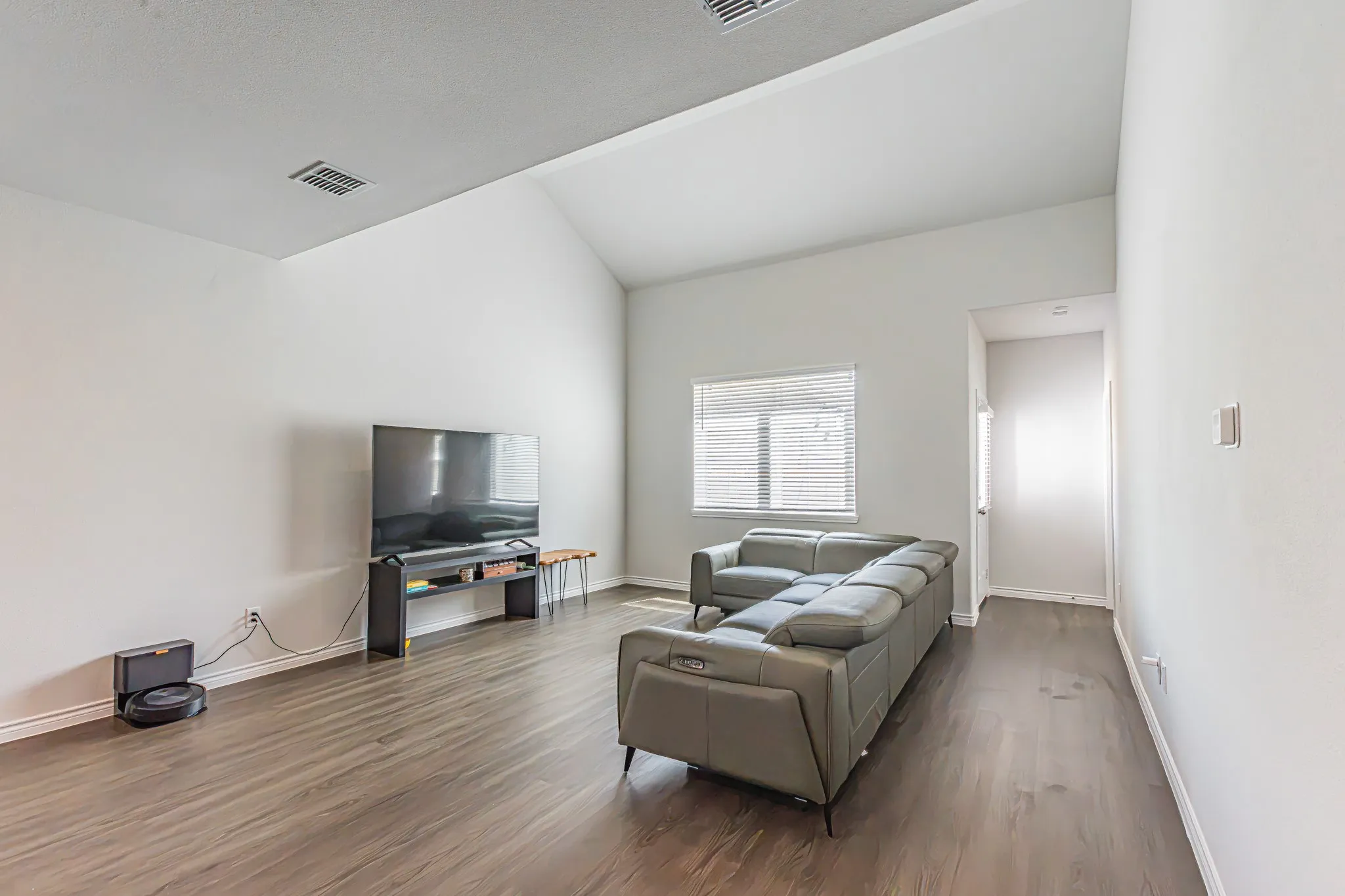 Single Family Residence For Rent in Tarrant County , 2421 Dahlia Drive, Fort Worth, Texas 76123, 4 Bedroom, 3 Bathroom, 2 Garage spaces, 2,032 Sqft, built in 2024, mls#21389383, Real Estate Agent in Fort Worth, Homes For Rent in Tarrant county, Homes For Rent in Fort Worth, Realtor in Fort Worth Texas, Real Estate Brokerage Independent Realty Texas, Luminita Cordes Realtor