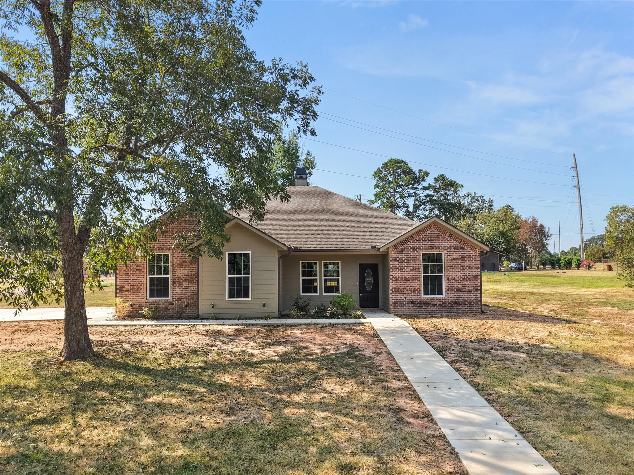 Single Family Residence For Sale in Upshur County , 106 Royal Street, Gilmer, Texas 75645, 3 Bedroom, 2 Bathroom, 2 Garage spaces, 1,589 Sqft, built in 2025, mls#21389476, Real Estate Agent in Gilmer, Homes For Sale in Upshur county, Homes For Sale in Gilmer, Realtor in Gilmer Texas, Real Estate Brokerage Independent Realty Texas, Luminita Cordes Realtor
