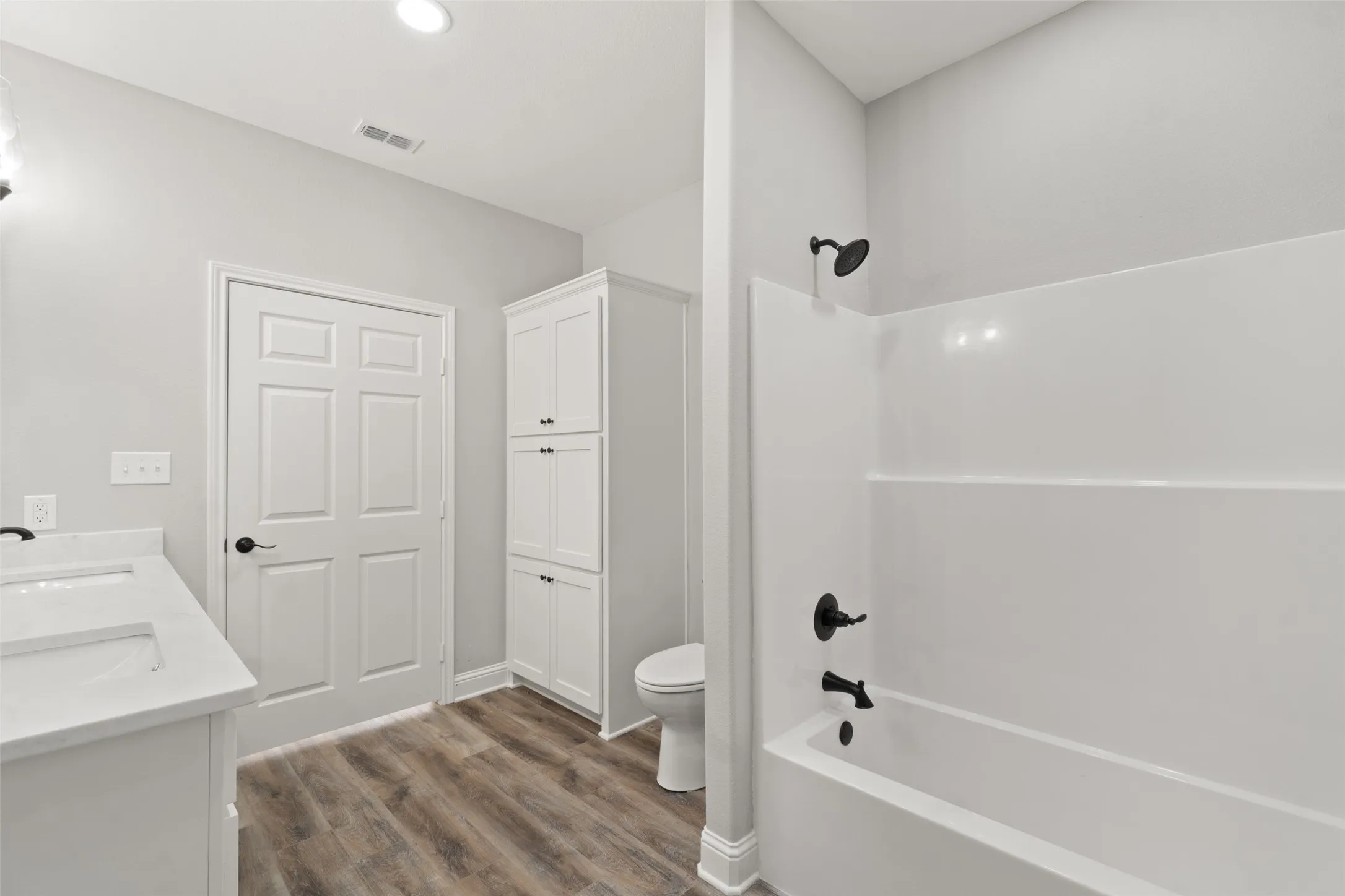 Single Family Residence For Sale in Upshur County , 106 Royal Street, Gilmer, Texas 75645, 3 Bedroom, 2 Bathroom, 2 Garage spaces, 1,589 Sqft, built in 2025, mls#21389476, Real Estate Agent in Gilmer, Homes For Sale in Upshur county, Homes For Sale in Gilmer, Realtor in Gilmer Texas, Real Estate Brokerage Independent Realty Texas, Luminita Cordes Realtor