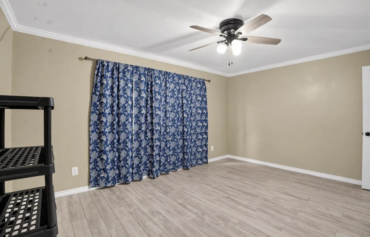 Single Family Residence For Sale in Mc Lennan County , 110 Kingsbury Way, Hewitt, Texas 76643, 3 Bedroom, 2 Bathroom, 2 Garage spaces, 1,883 Sqft, built in 1978, mls#21388638, Real Estate Agent in Hewitt, Homes For Sale in Mc Lennan county, Homes For Sale in Hewitt, Realtor in Hewitt Texas, Real Estate Brokerage Independent Realty Texas, Luminita Cordes Realtor