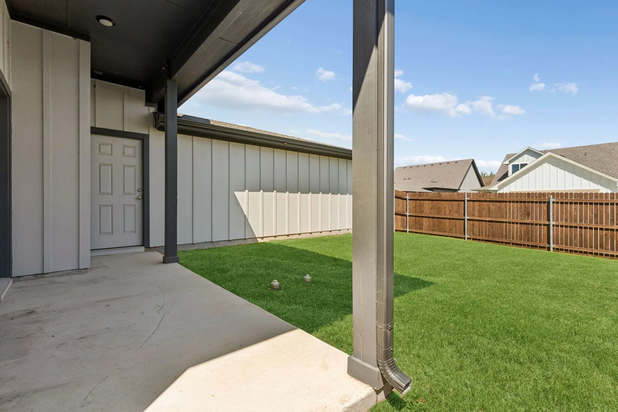 Single Family Residence For Sale in Denton County , 208 W 6th Street, Justin, Texas 76247, 3 Bedroom, 2 Bathroom, 2 Garage spaces, 1,916 Sqft, built in 2023, mls#21388105, Real Estate Agent in Justin, Homes For Sale in Denton county, Homes For Sale in Justin, Realtor in Justin Texas, Real Estate Brokerage Independent Realty Texas, Luminita Cordes Realtor