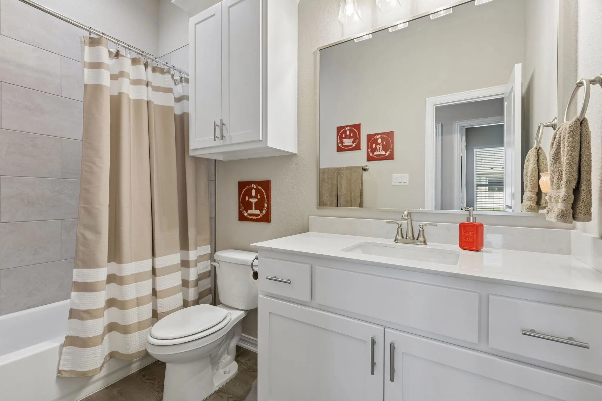 Single Family Residence For Sale in Denton County , 208 W 6th Street, Justin, Texas 76247, 3 Bedroom, 2 Bathroom, 2 Garage spaces, 1,916 Sqft, built in 2023, mls#21388105, Real Estate Agent in Justin, Homes For Sale in Denton county, Homes For Sale in Justin, Realtor in Justin Texas, Real Estate Brokerage Independent Realty Texas, Luminita Cordes Realtor