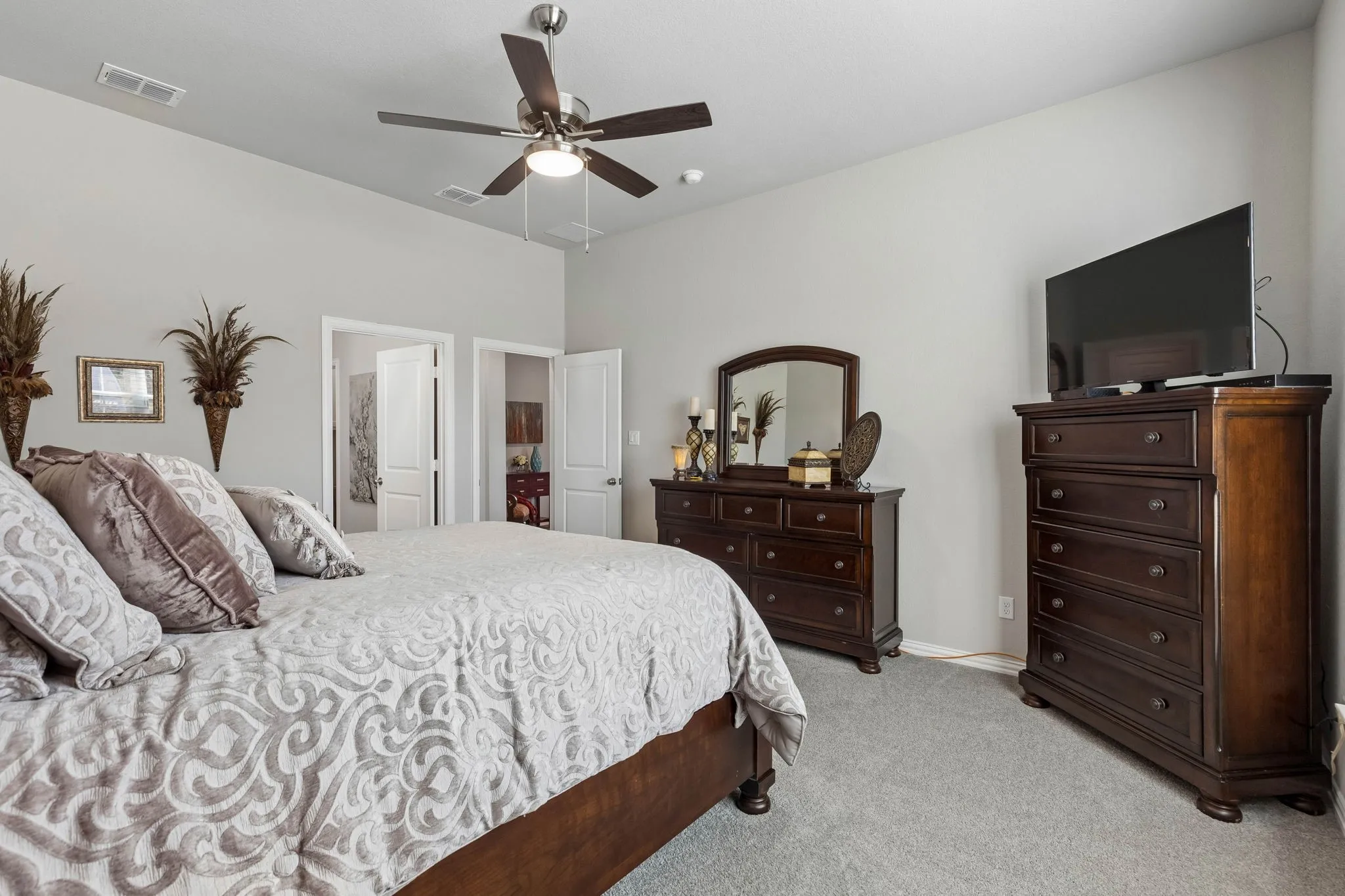 Single Family Residence For Sale in Denton County , 208 W 6th Street, Justin, Texas 76247, 3 Bedroom, 2 Bathroom, 2 Garage spaces, 1,916 Sqft, built in 2023, mls#21388105, Real Estate Agent in Justin, Homes For Sale in Denton county, Homes For Sale in Justin, Realtor in Justin Texas, Real Estate Brokerage Independent Realty Texas, Luminita Cordes Realtor