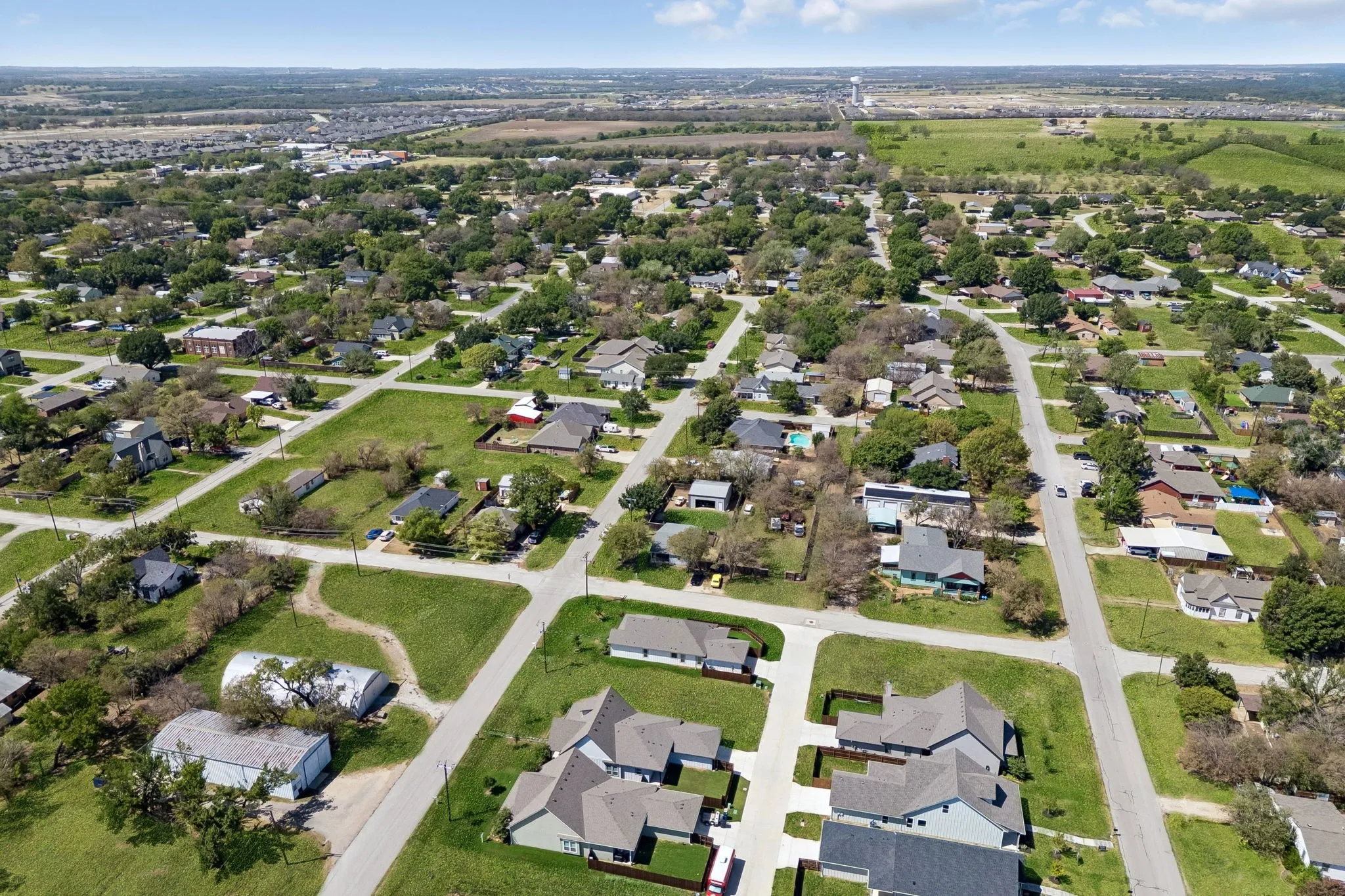 Single Family Residence For Sale in Denton County , 208 W 6th Street, Justin, Texas 76247, 3 Bedroom, 2 Bathroom, 2 Garage spaces, 1,916 Sqft, built in 2023, mls#21388105, Real Estate Agent in Justin, Homes For Sale in Denton county, Homes For Sale in Justin, Realtor in Justin Texas, Real Estate Brokerage Independent Realty Texas, Luminita Cordes Realtor