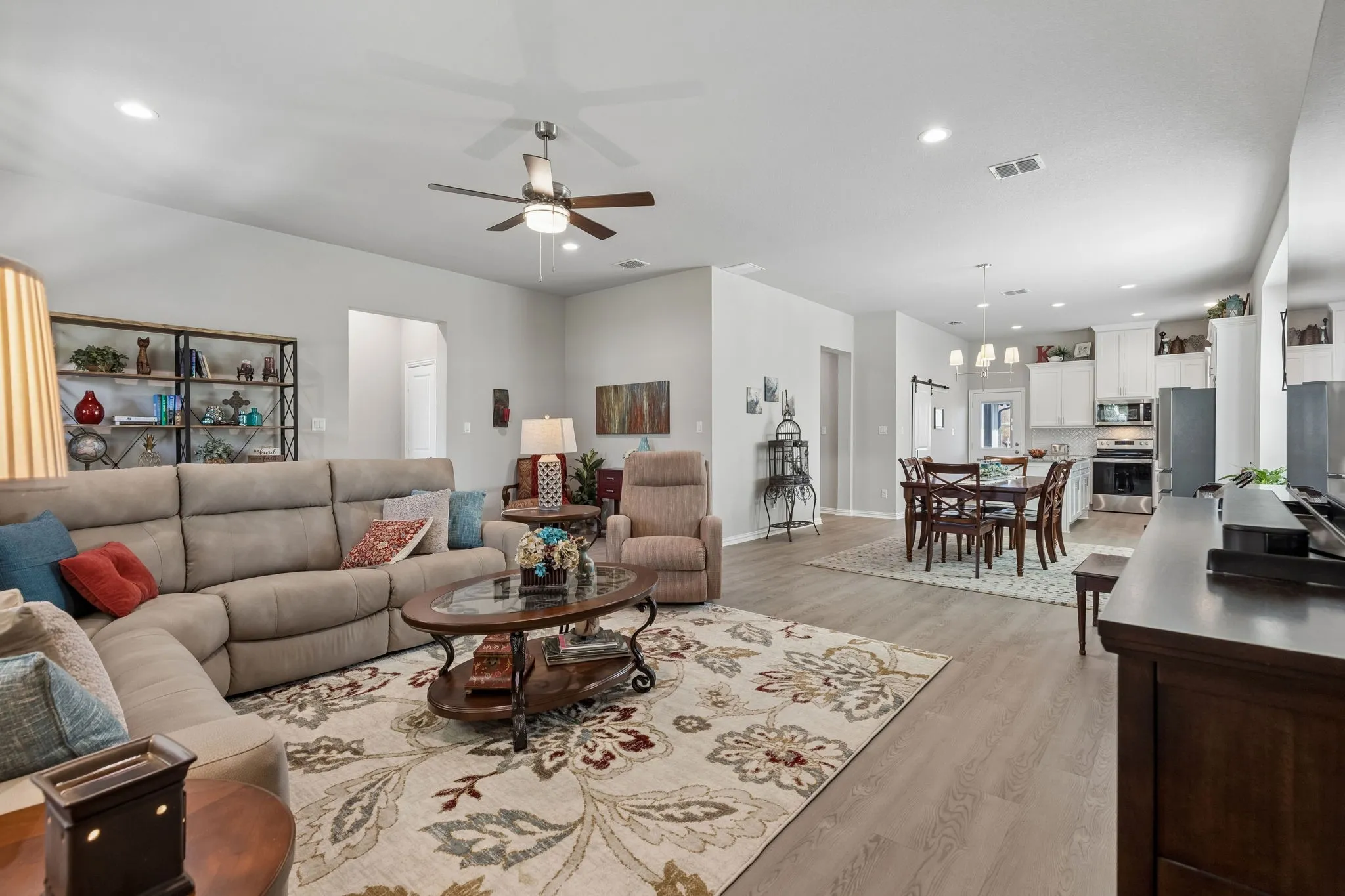 Single Family Residence For Sale in Denton County , 208 W 6th Street, Justin, Texas 76247, 3 Bedroom, 2 Bathroom, 2 Garage spaces, 1,916 Sqft, built in 2023, mls#21388105, Real Estate Agent in Justin, Homes For Sale in Denton county, Homes For Sale in Justin, Realtor in Justin Texas, Real Estate Brokerage Independent Realty Texas, Luminita Cordes Realtor