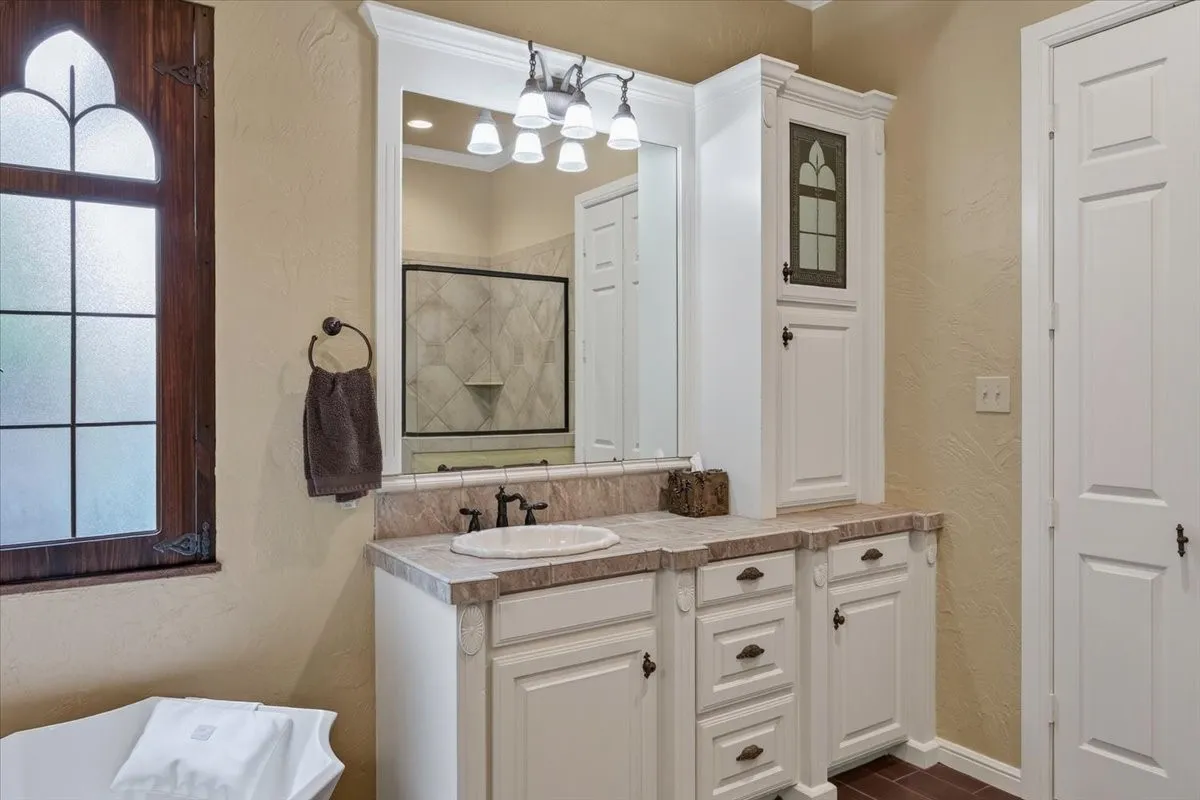 Single Family Residence For Sale in Tarrant County , 5133 Sealands Lane, Fort Worth, Texas 76116, 3 Bedroom, 3 Bathroom, 2 Garage spaces, 3,133 Sqft, built in 2003, mls#21388953, Real Estate Agent in Fort Worth, Homes For Sale in Tarrant county, Homes For Sale in Fort Worth, Realtor in Fort Worth Texas, Real Estate Brokerage Independent Realty Texas, Luminita Cordes Realtor