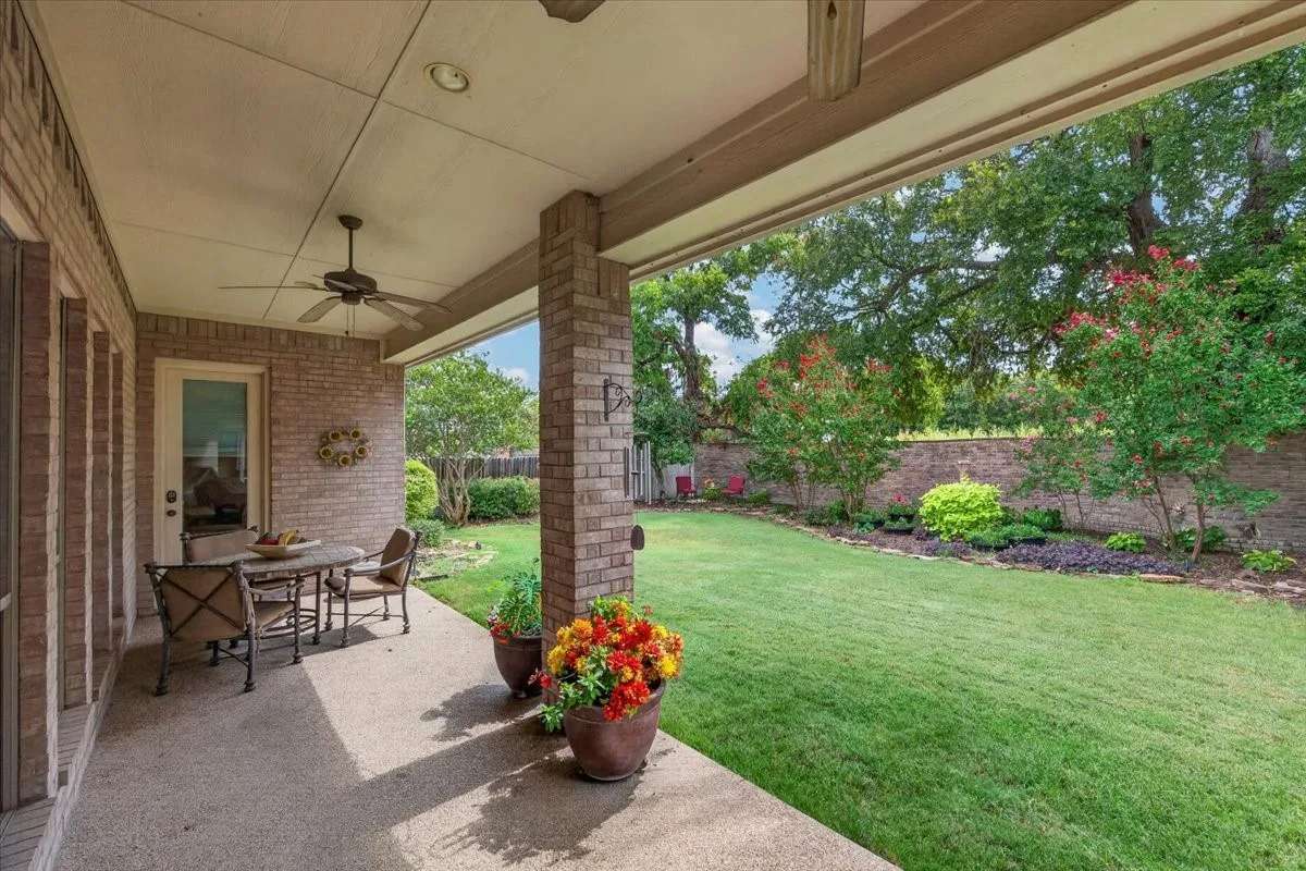 Single Family Residence For Sale in Tarrant County , 5133 Sealands Lane, Fort Worth, Texas 76116, 3 Bedroom, 3 Bathroom, 2 Garage spaces, 3,133 Sqft, built in 2003, mls#21388953, Real Estate Agent in Fort Worth, Homes For Sale in Tarrant county, Homes For Sale in Fort Worth, Realtor in Fort Worth Texas, Real Estate Brokerage Independent Realty Texas, Luminita Cordes Realtor