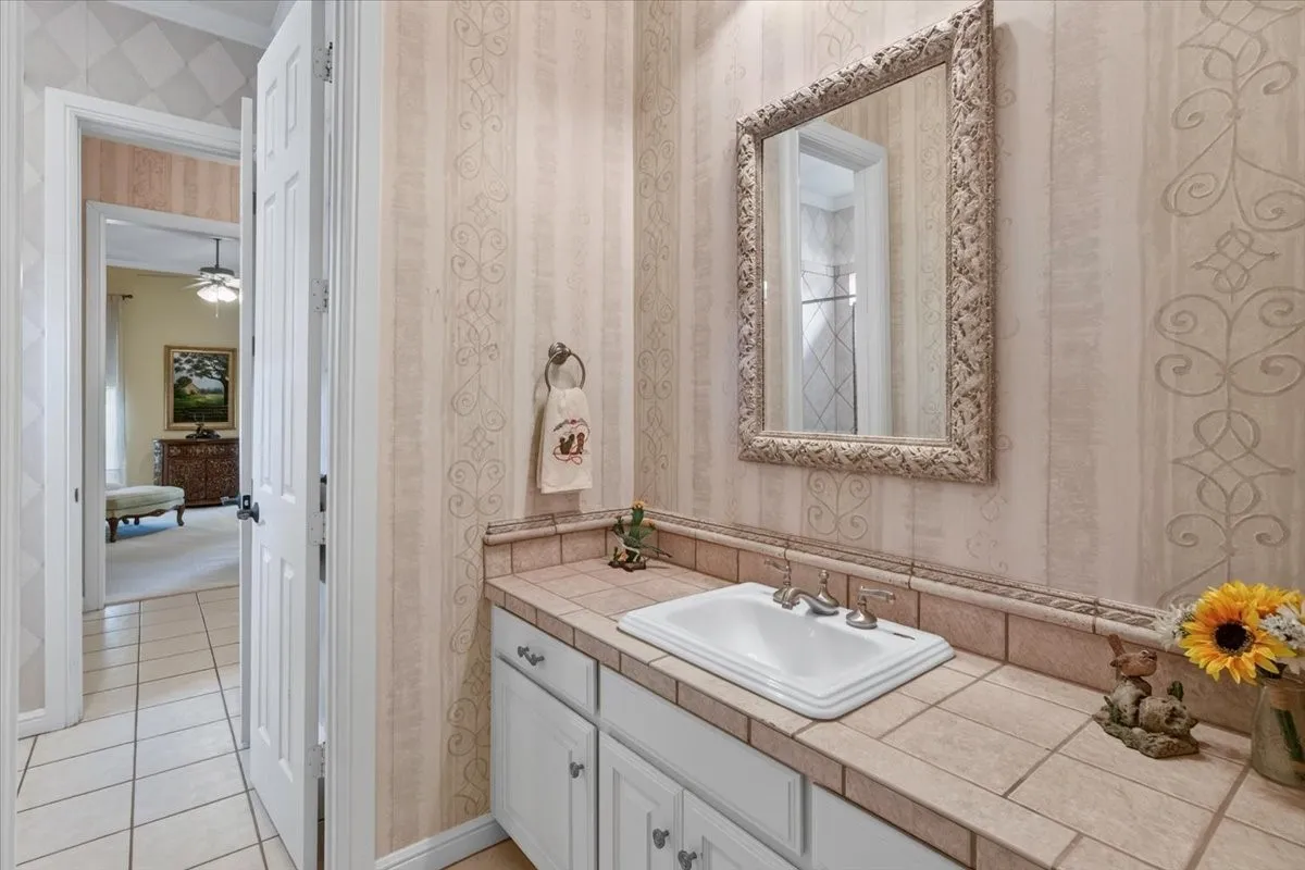Single Family Residence For Sale in Tarrant County , 5133 Sealands Lane, Fort Worth, Texas 76116, 3 Bedroom, 3 Bathroom, 2 Garage spaces, 3,133 Sqft, built in 2003, mls#21388953, Real Estate Agent in Fort Worth, Homes For Sale in Tarrant county, Homes For Sale in Fort Worth, Realtor in Fort Worth Texas, Real Estate Brokerage Independent Realty Texas, Luminita Cordes Realtor