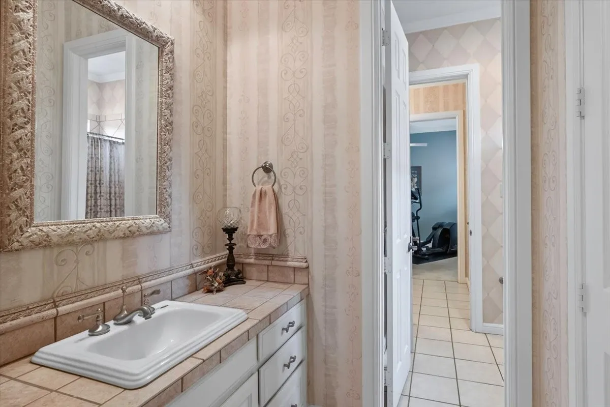 Single Family Residence For Sale in Tarrant County , 5133 Sealands Lane, Fort Worth, Texas 76116, 3 Bedroom, 3 Bathroom, 2 Garage spaces, 3,133 Sqft, built in 2003, mls#21388953, Real Estate Agent in Fort Worth, Homes For Sale in Tarrant county, Homes For Sale in Fort Worth, Realtor in Fort Worth Texas, Real Estate Brokerage Independent Realty Texas, Luminita Cordes Realtor