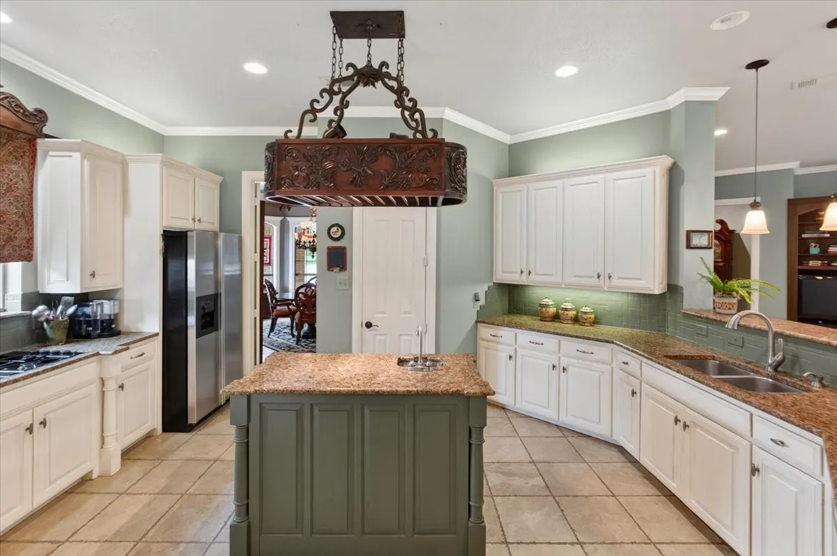 Single Family Residence For Sale in Tarrant County , 5133 Sealands Lane, Fort Worth, Texas 76116, 3 Bedroom, 3 Bathroom, 2 Garage spaces, 3,133 Sqft, built in 2003, mls#21388953, Real Estate Agent in Fort Worth, Homes For Sale in Tarrant county, Homes For Sale in Fort Worth, Realtor in Fort Worth Texas, Real Estate Brokerage Independent Realty Texas, Luminita Cordes Realtor