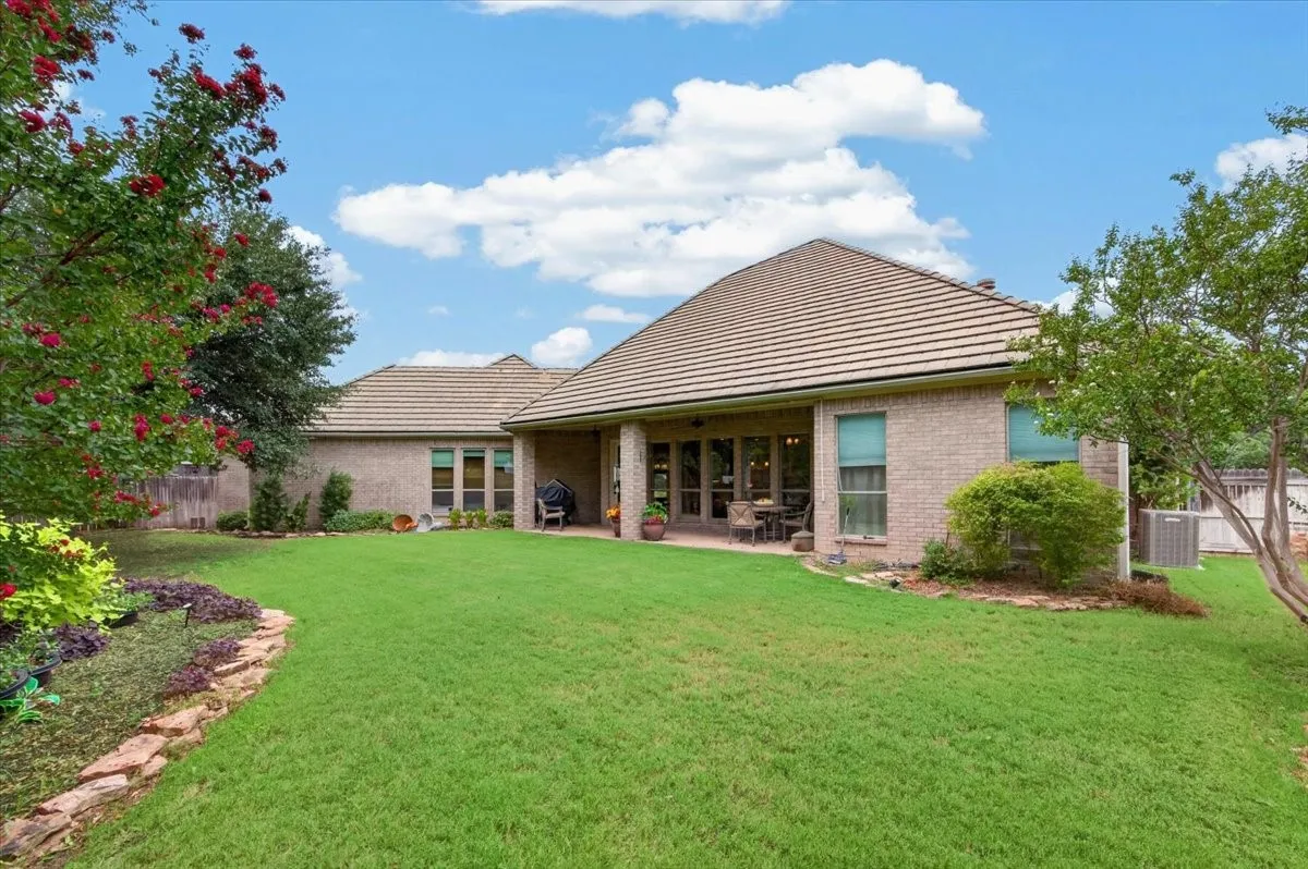 Single Family Residence For Sale in Tarrant County , 5133 Sealands Lane, Fort Worth, Texas 76116, 3 Bedroom, 3 Bathroom, 2 Garage spaces, 3,133 Sqft, built in 2003, mls#21388953, Real Estate Agent in Fort Worth, Homes For Sale in Tarrant county, Homes For Sale in Fort Worth, Realtor in Fort Worth Texas, Real Estate Brokerage Independent Realty Texas, Luminita Cordes Realtor