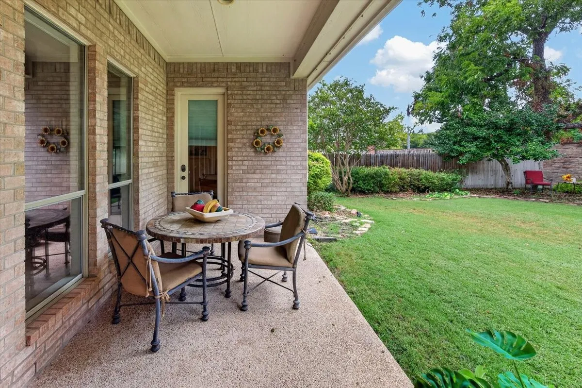 Single Family Residence For Sale in Tarrant County , 5133 Sealands Lane, Fort Worth, Texas 76116, 3 Bedroom, 3 Bathroom, 2 Garage spaces, 3,133 Sqft, built in 2003, mls#21388953, Real Estate Agent in Fort Worth, Homes For Sale in Tarrant county, Homes For Sale in Fort Worth, Realtor in Fort Worth Texas, Real Estate Brokerage Independent Realty Texas, Luminita Cordes Realtor