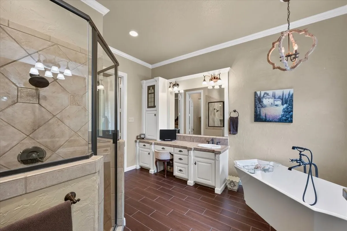 Single Family Residence For Sale in Tarrant County , 5133 Sealands Lane, Fort Worth, Texas 76116, 3 Bedroom, 3 Bathroom, 2 Garage spaces, 3,133 Sqft, built in 2003, mls#21388953, Real Estate Agent in Fort Worth, Homes For Sale in Tarrant county, Homes For Sale in Fort Worth, Realtor in Fort Worth Texas, Real Estate Brokerage Independent Realty Texas, Luminita Cordes Realtor