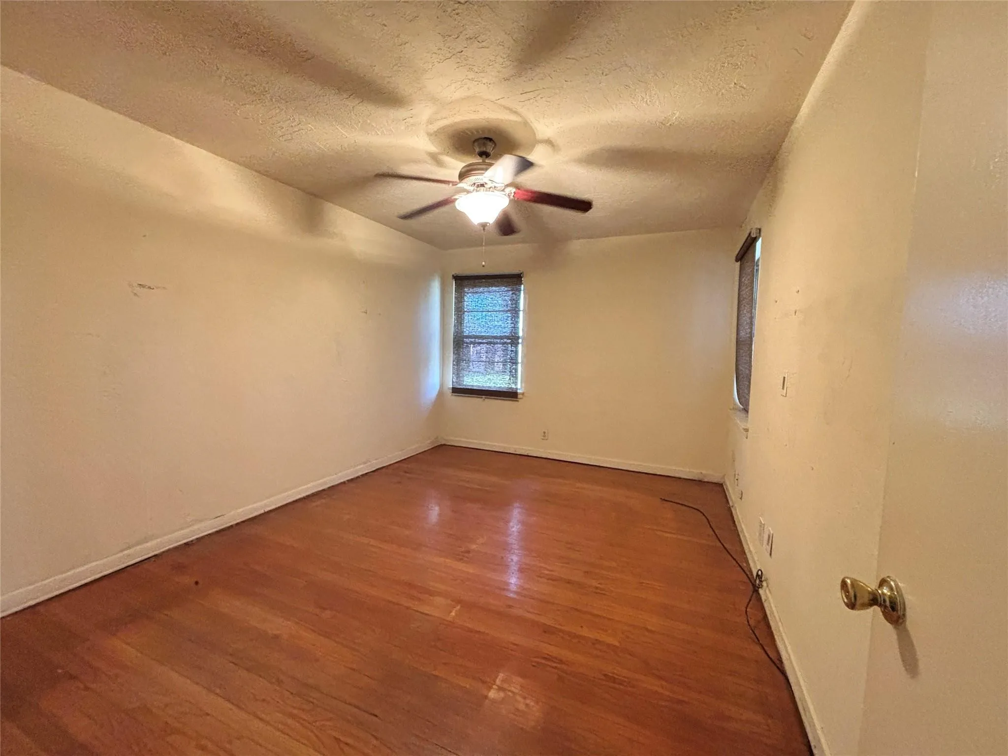 Single Family Residence For Rent in Dallas County , 1601 Park Place, Irving, Texas 75061, 3 Bedroom, 1 Bathroom, Garage spaces, 1,071 Sqft, built in 1956, mls#21389487, Real Estate Agent in Irving, Homes For Rent in Dallas county, Homes For Rent in Irving, Realtor in Irving Texas, Real Estate Brokerage Independent Realty Texas, Luminita Cordes Realtor