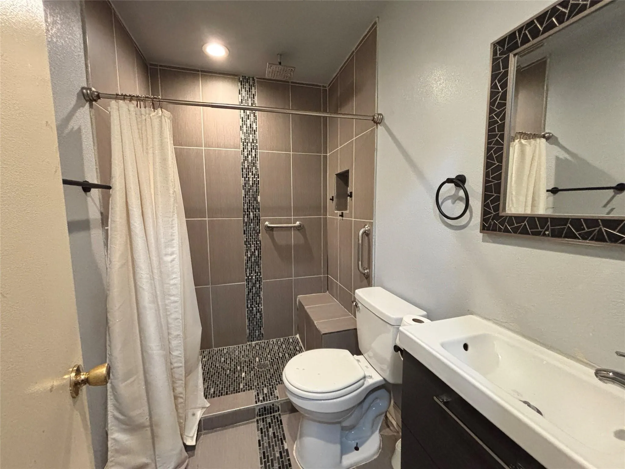 Single Family Residence For Rent in Dallas County , 1601 Park Place, Irving, Texas 75061, 3 Bedroom, 1 Bathroom, Garage spaces, 1,071 Sqft, built in 1956, mls#21389487, Real Estate Agent in Irving, Homes For Rent in Dallas county, Homes For Rent in Irving, Realtor in Irving Texas, Real Estate Brokerage Independent Realty Texas, Luminita Cordes Realtor