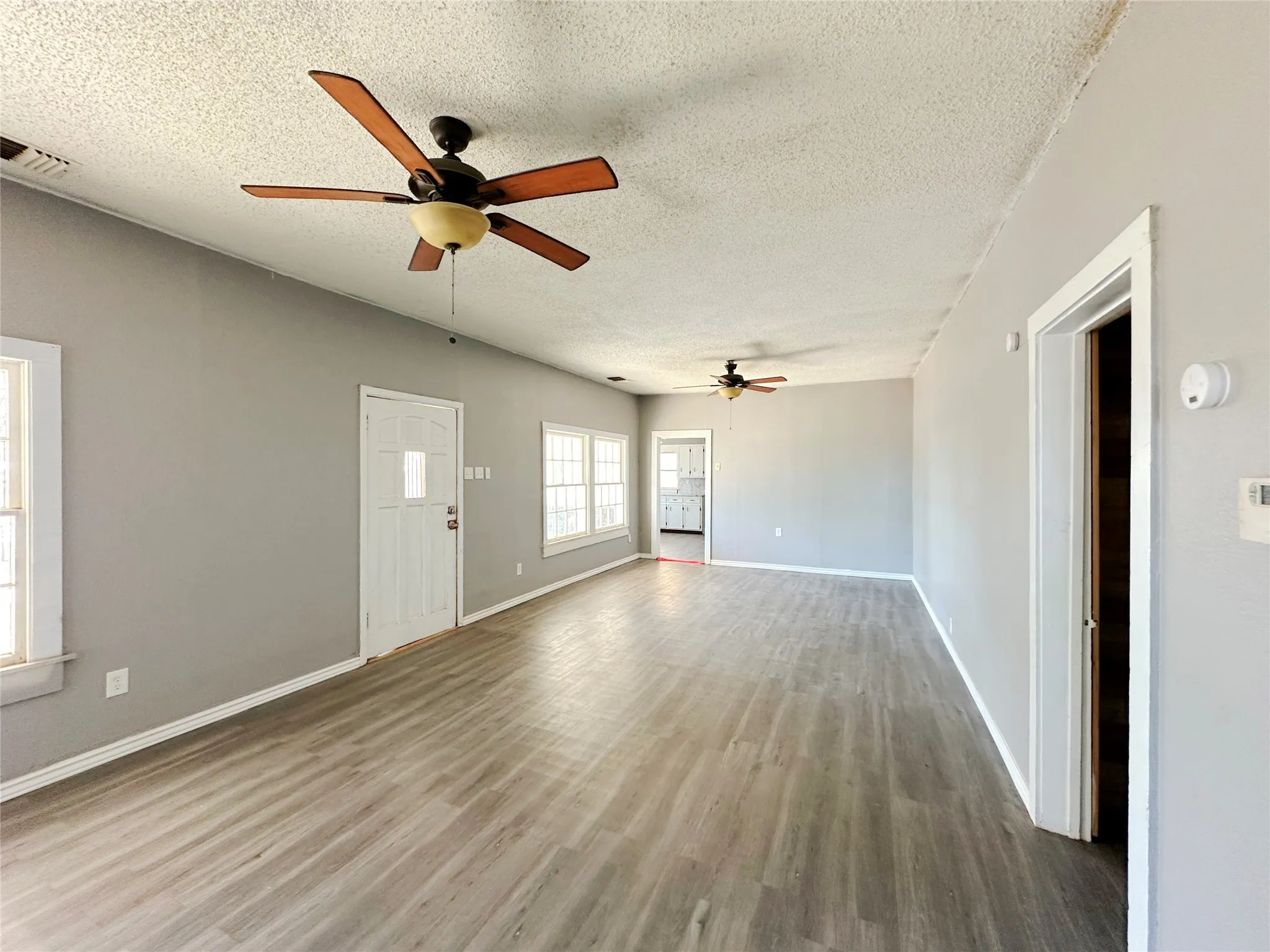 Single Family Residence For Sale in Nolan County , 510 County Road 129, Trent, Texas 79561, 2 Bedroom, 2 Bathroom, Garage spaces, 1,671 Sqft, built in 1971, mls#21389474, Real Estate Agent in Trent, Homes For Sale in Nolan county, Homes For Sale in Trent, Realtor in Trent Texas, Real Estate Brokerage Independent Realty Texas, Luminita Cordes Realtor