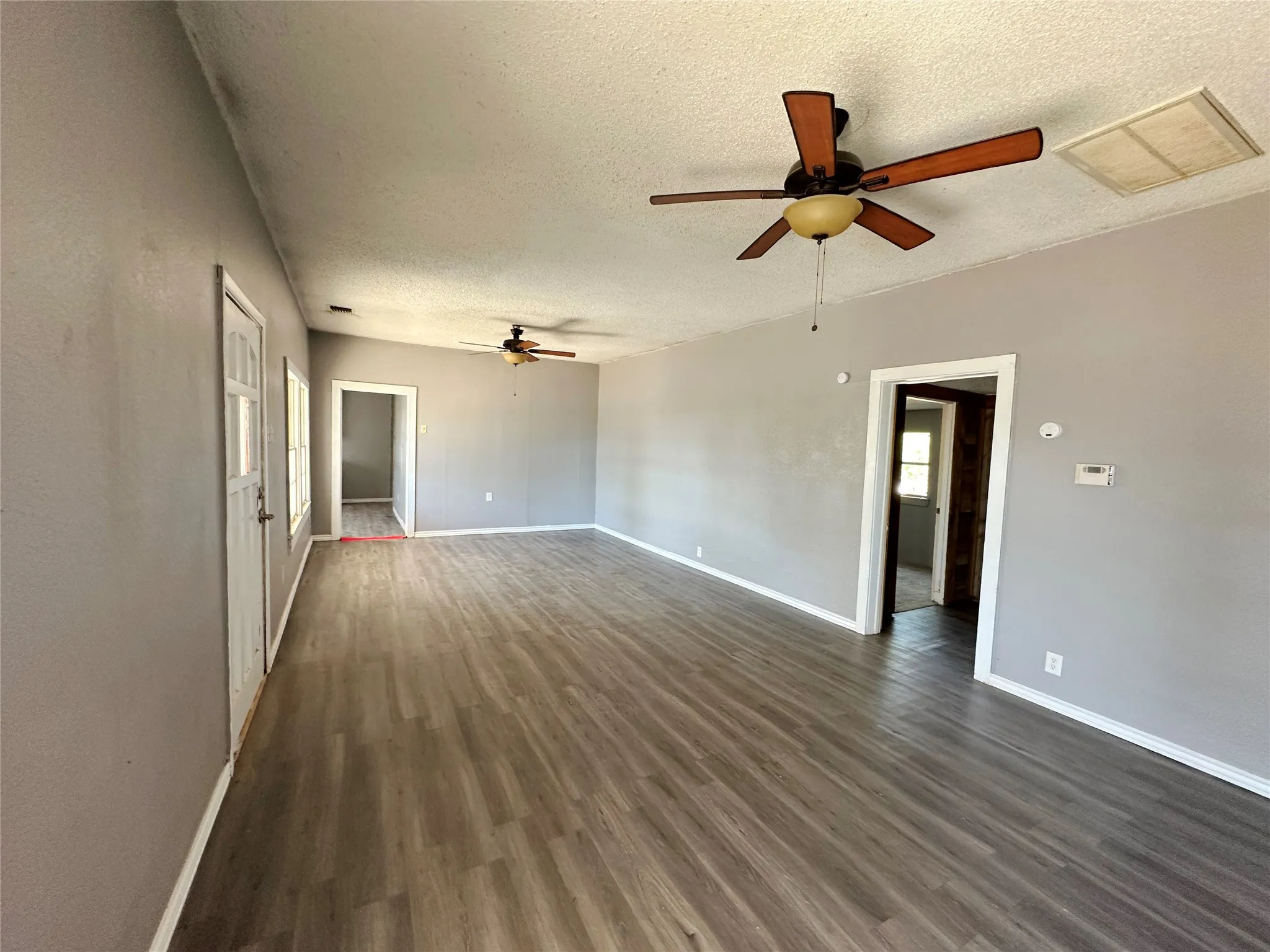Single Family Residence For Sale in Nolan County , 510 County Road 129, Trent, Texas 79561, 2 Bedroom, 2 Bathroom, Garage spaces, 1,671 Sqft, built in 1971, mls#21389474, Real Estate Agent in Trent, Homes For Sale in Nolan county, Homes For Sale in Trent, Realtor in Trent Texas, Real Estate Brokerage Independent Realty Texas, Luminita Cordes Realtor