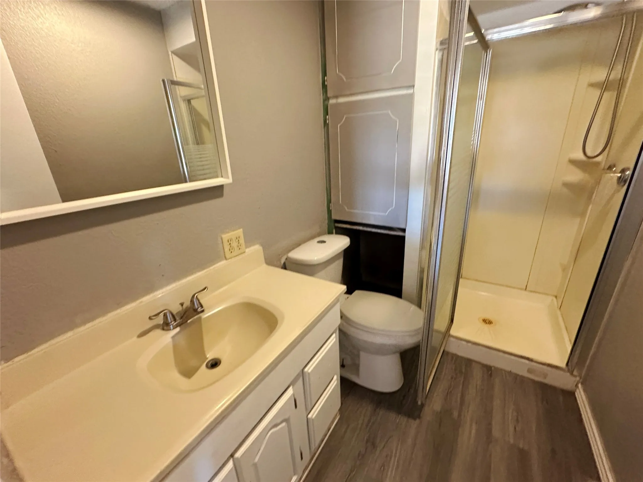 Single Family Residence For Sale in Nolan County , 510 County Road 129, Trent, Texas 79561, 2 Bedroom, 2 Bathroom, Garage spaces, 1,671 Sqft, built in 1971, mls#21389474, Real Estate Agent in Trent, Homes For Sale in Nolan county, Homes For Sale in Trent, Realtor in Trent Texas, Real Estate Brokerage Independent Realty Texas, Luminita Cordes Realtor