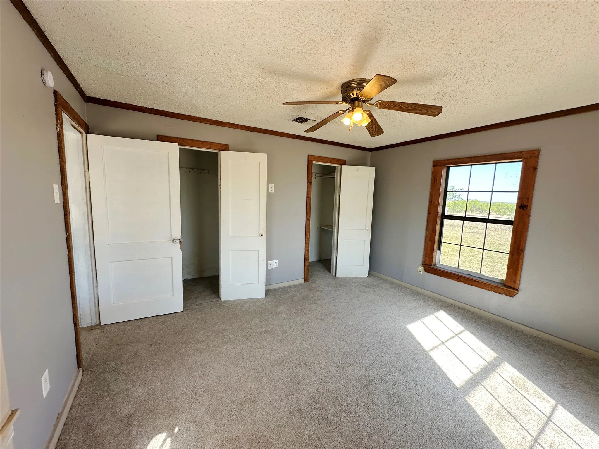 Single Family Residence For Sale in Nolan County , 510 County Road 129, Trent, Texas 79561, 2 Bedroom, 2 Bathroom, Garage spaces, 1,671 Sqft, built in 1971, mls#21389474, Real Estate Agent in Trent, Homes For Sale in Nolan county, Homes For Sale in Trent, Realtor in Trent Texas, Real Estate Brokerage Independent Realty Texas, Luminita Cordes Realtor