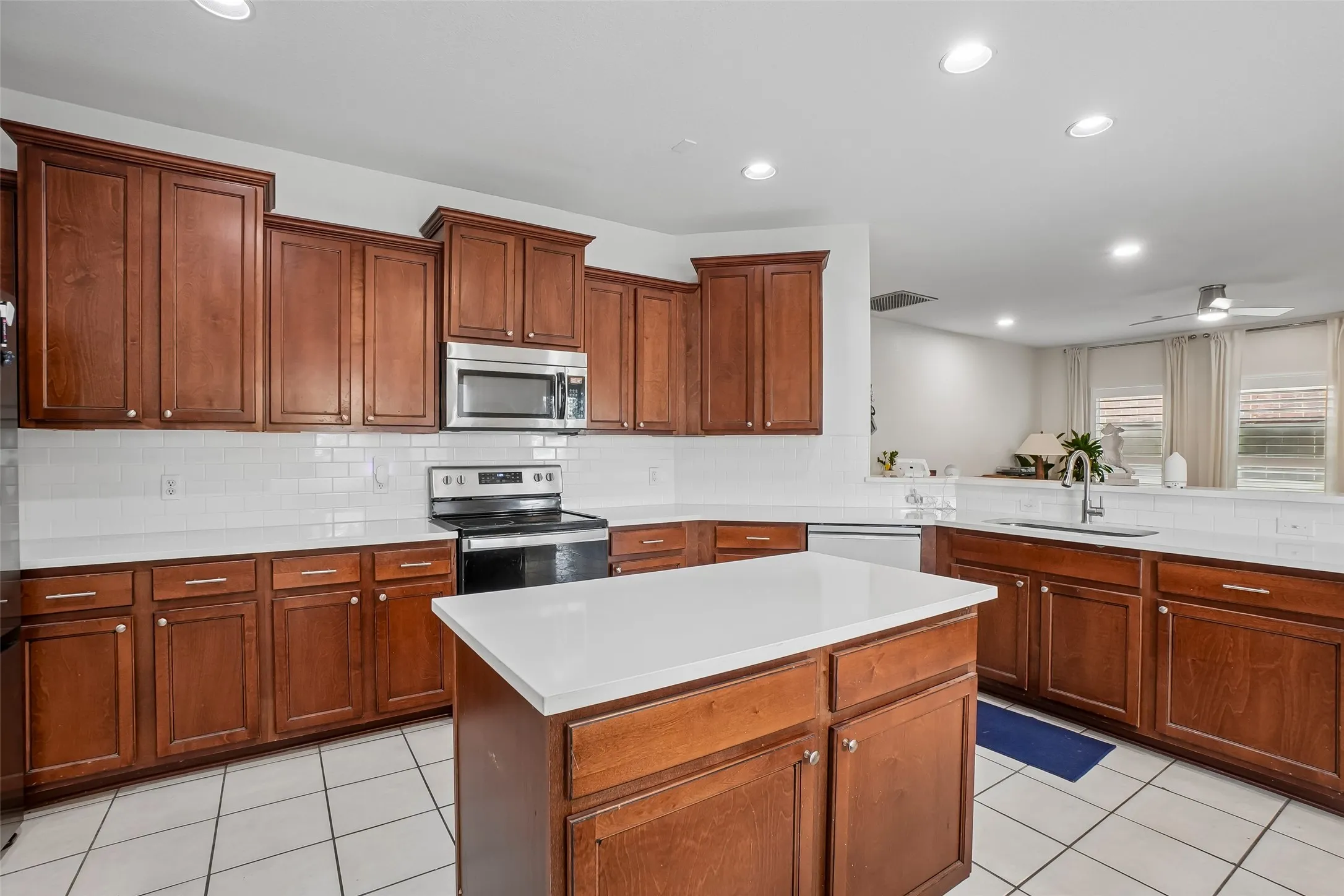 Single Family Residence For Sale in Tarrant County , 8520 Hornbeam Drive, Fort Worth, Texas 76123, 4 Bedroom, 4 Bathroom, 2 Garage spaces, 2,621 Sqft, built in 2007, mls#21387999, Real Estate Agent in Fort Worth, Homes For Sale in Tarrant county, Homes For Sale in Fort Worth, Realtor in Fort Worth Texas, Real Estate Brokerage Independent Realty Texas, Luminita Cordes Realtor