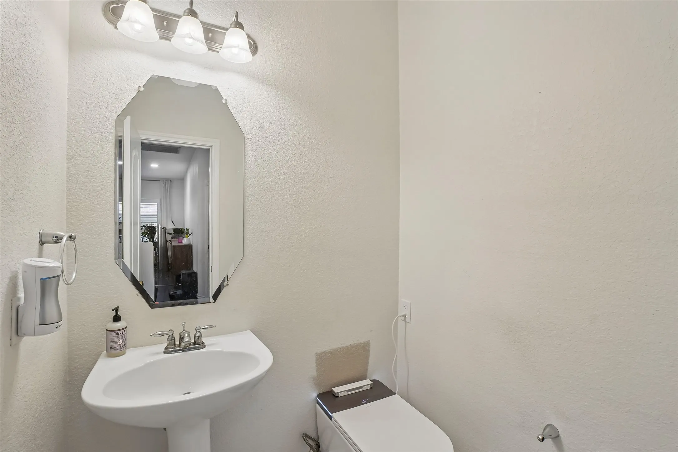 Single Family Residence For Sale in Tarrant County , 8520 Hornbeam Drive, Fort Worth, Texas 76123, 4 Bedroom, 4 Bathroom, 2 Garage spaces, 2,621 Sqft, built in 2007, mls#21387999, Real Estate Agent in Fort Worth, Homes For Sale in Tarrant county, Homes For Sale in Fort Worth, Realtor in Fort Worth Texas, Real Estate Brokerage Independent Realty Texas, Luminita Cordes Realtor