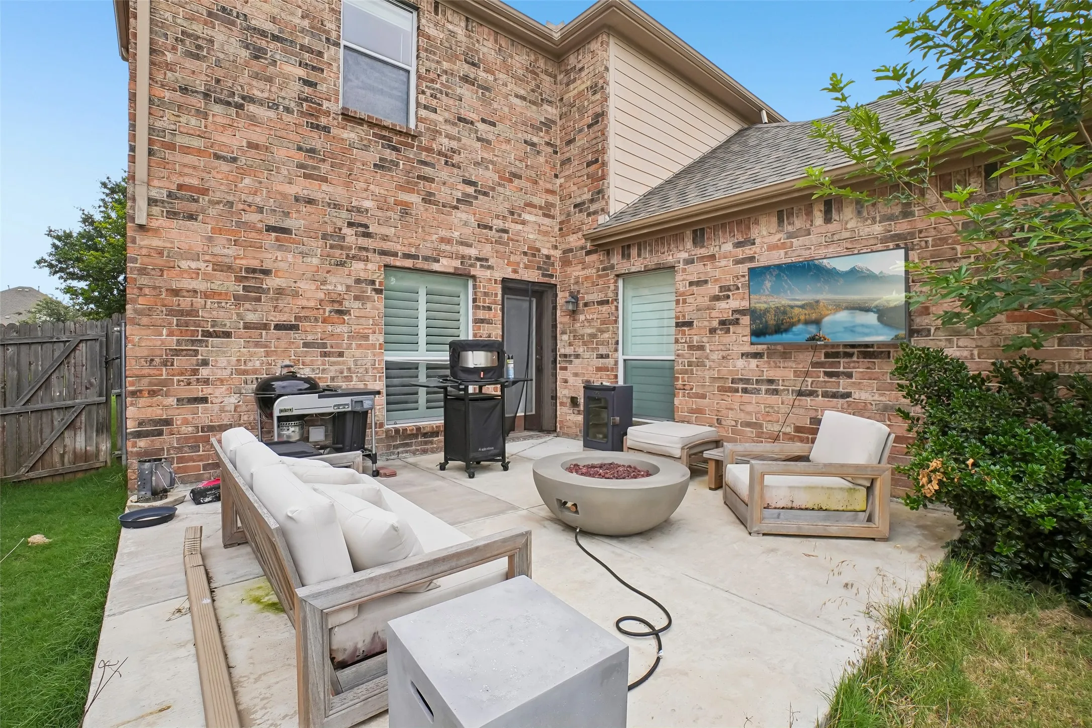 Single Family Residence For Sale in Tarrant County , 8520 Hornbeam Drive, Fort Worth, Texas 76123, 4 Bedroom, 4 Bathroom, 2 Garage spaces, 2,621 Sqft, built in 2007, mls#21387999, Real Estate Agent in Fort Worth, Homes For Sale in Tarrant county, Homes For Sale in Fort Worth, Realtor in Fort Worth Texas, Real Estate Brokerage Independent Realty Texas, Luminita Cordes Realtor