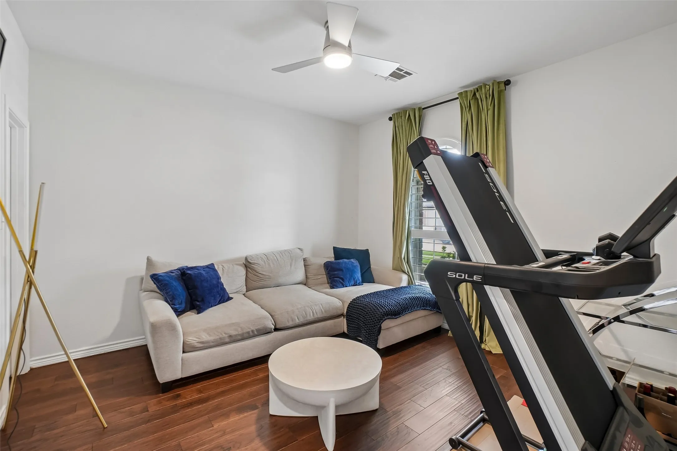 Single Family Residence For Sale in Tarrant County , 8520 Hornbeam Drive, Fort Worth, Texas 76123, 4 Bedroom, 4 Bathroom, 2 Garage spaces, 2,621 Sqft, built in 2007, mls#21387999, Real Estate Agent in Fort Worth, Homes For Sale in Tarrant county, Homes For Sale in Fort Worth, Realtor in Fort Worth Texas, Real Estate Brokerage Independent Realty Texas, Luminita Cordes Realtor