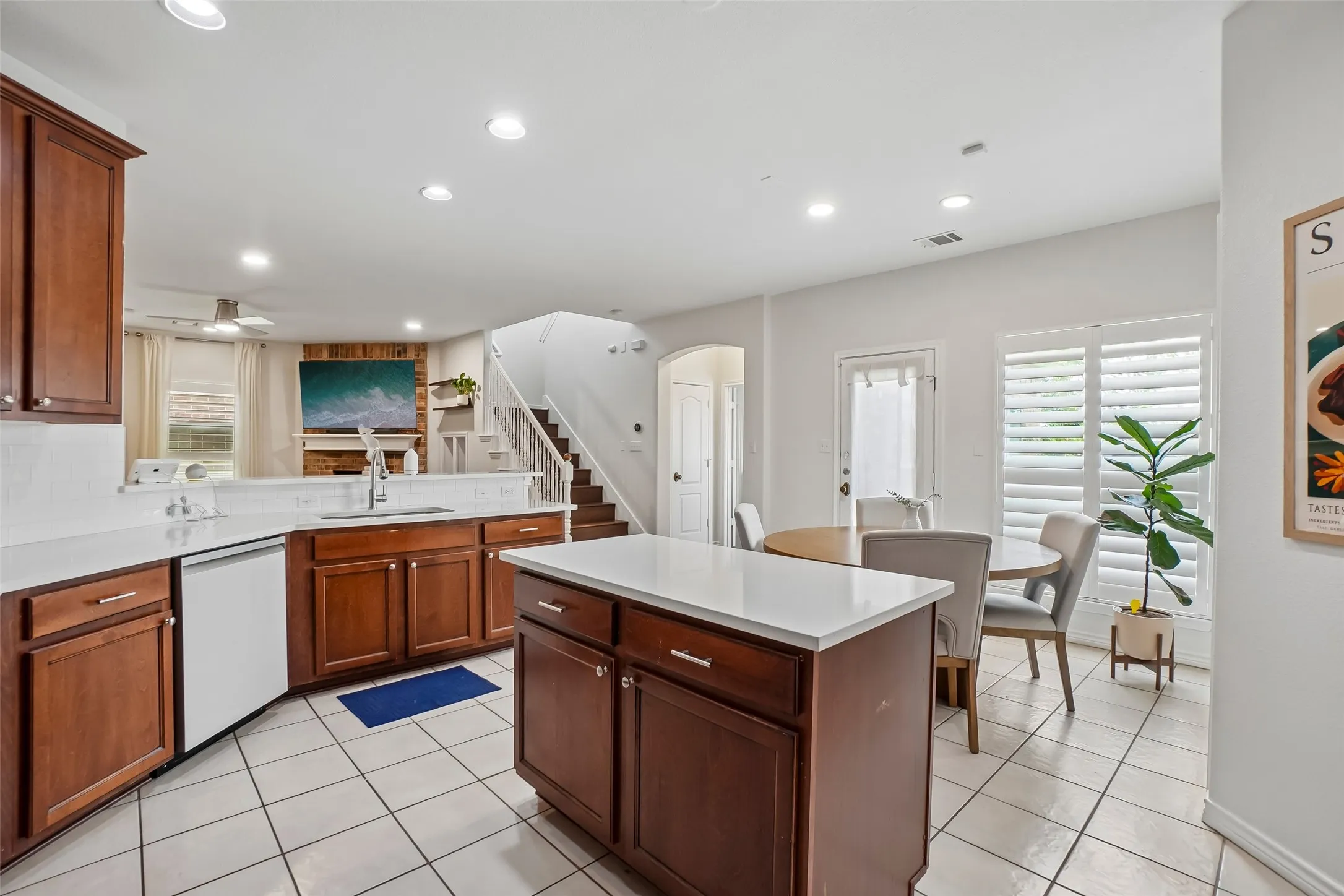 Single Family Residence For Sale in Tarrant County , 8520 Hornbeam Drive, Fort Worth, Texas 76123, 4 Bedroom, 4 Bathroom, 2 Garage spaces, 2,621 Sqft, built in 2007, mls#21387999, Real Estate Agent in Fort Worth, Homes For Sale in Tarrant county, Homes For Sale in Fort Worth, Realtor in Fort Worth Texas, Real Estate Brokerage Independent Realty Texas, Luminita Cordes Realtor