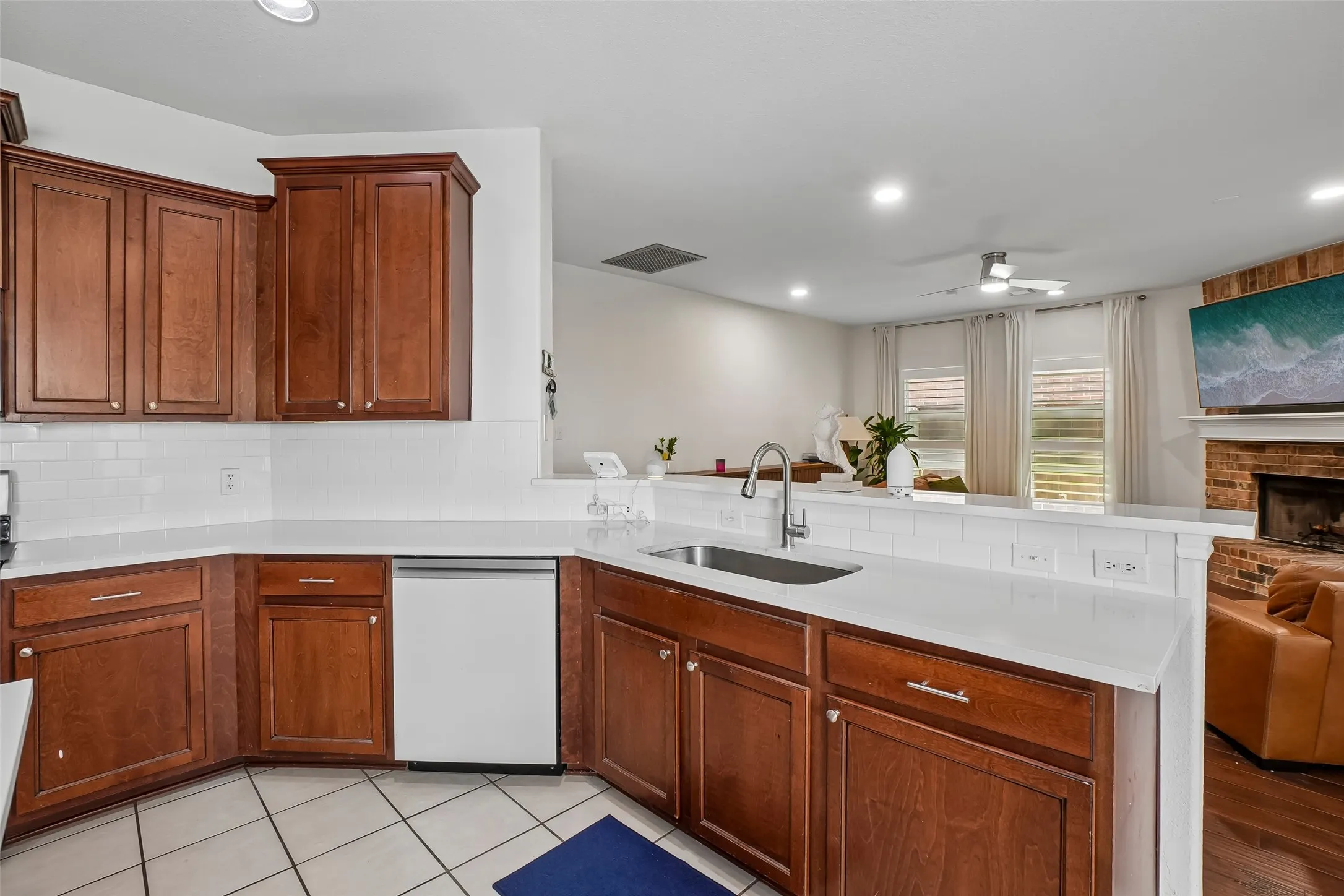 Single Family Residence For Sale in Tarrant County , 8520 Hornbeam Drive, Fort Worth, Texas 76123, 4 Bedroom, 4 Bathroom, 2 Garage spaces, 2,621 Sqft, built in 2007, mls#21387999, Real Estate Agent in Fort Worth, Homes For Sale in Tarrant county, Homes For Sale in Fort Worth, Realtor in Fort Worth Texas, Real Estate Brokerage Independent Realty Texas, Luminita Cordes Realtor