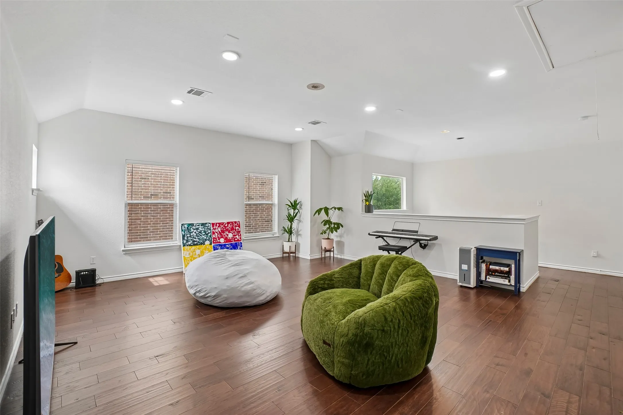Single Family Residence For Sale in Tarrant County , 8520 Hornbeam Drive, Fort Worth, Texas 76123, 4 Bedroom, 4 Bathroom, 2 Garage spaces, 2,621 Sqft, built in 2007, mls#21387999, Real Estate Agent in Fort Worth, Homes For Sale in Tarrant county, Homes For Sale in Fort Worth, Realtor in Fort Worth Texas, Real Estate Brokerage Independent Realty Texas, Luminita Cordes Realtor