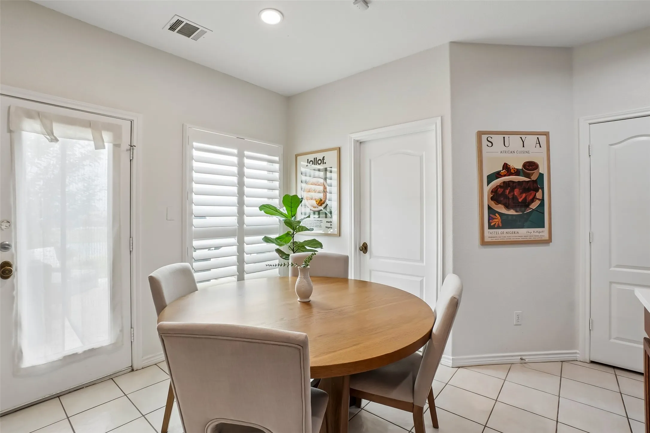 Single Family Residence For Sale in Tarrant County , 8520 Hornbeam Drive, Fort Worth, Texas 76123, 4 Bedroom, 4 Bathroom, 2 Garage spaces, 2,621 Sqft, built in 2007, mls#21387999, Real Estate Agent in Fort Worth, Homes For Sale in Tarrant county, Homes For Sale in Fort Worth, Realtor in Fort Worth Texas, Real Estate Brokerage Independent Realty Texas, Luminita Cordes Realtor
