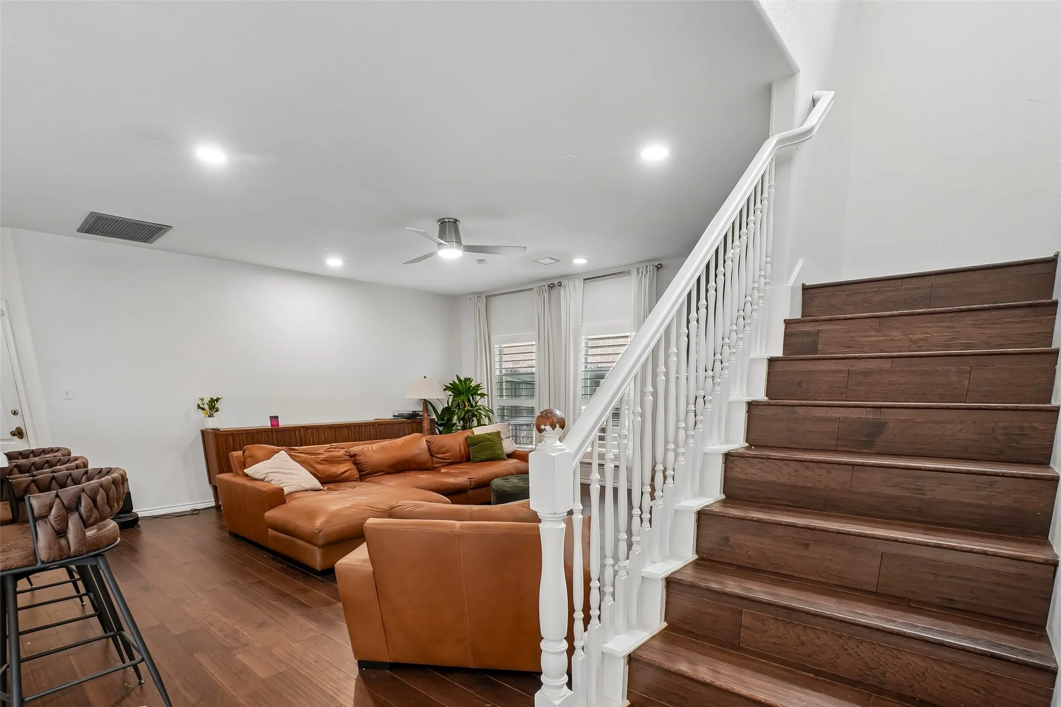 Single Family Residence For Sale in Tarrant County , 8520 Hornbeam Drive, Fort Worth, Texas 76123, 4 Bedroom, 4 Bathroom, 2 Garage spaces, 2,621 Sqft, built in 2007, mls#21387999, Real Estate Agent in Fort Worth, Homes For Sale in Tarrant county, Homes For Sale in Fort Worth, Realtor in Fort Worth Texas, Real Estate Brokerage Independent Realty Texas, Luminita Cordes Realtor