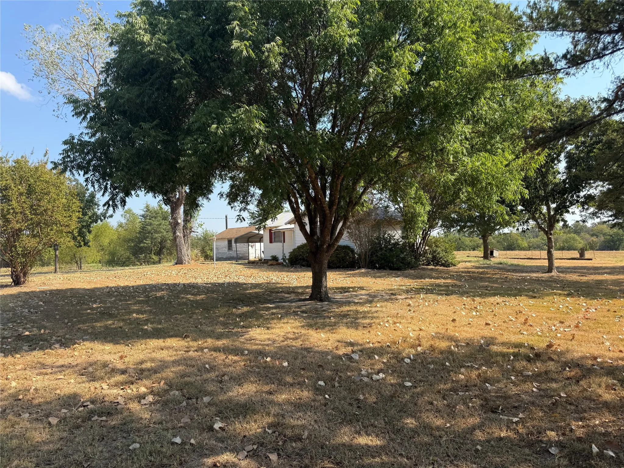 Single Family Residence For Sale in Fannin County , 1474 County Road 3370, Ladonia, Texas 75449, 2 Bedroom, 1 Bathroom, Garage spaces, 704 Sqft, built in 1940, mls#21389407, Real Estate Agent in Ladonia, Homes For Sale in Fannin county, Homes For Sale in Ladonia, Realtor in Ladonia Texas, Real Estate Brokerage Independent Realty Texas, Luminita Cordes Realtor