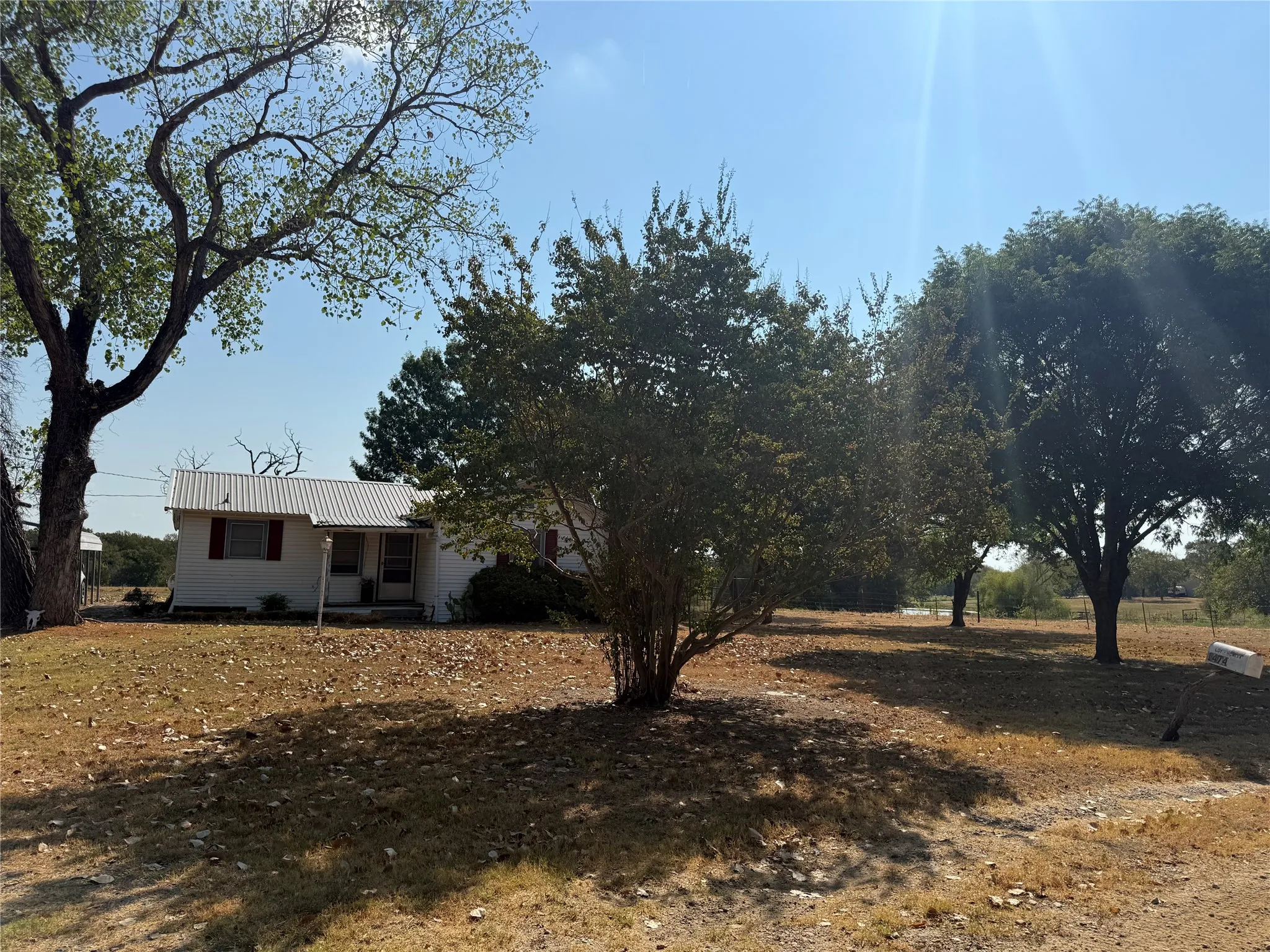 Single Family Residence For Sale in Fannin County , 1474 County Road 3370, Ladonia, Texas 75449, 2 Bedroom, 1 Bathroom, Garage spaces, 704 Sqft, built in 1940, mls#21389407, Real Estate Agent in Ladonia, Homes For Sale in Fannin county, Homes For Sale in Ladonia, Realtor in Ladonia Texas, Real Estate Brokerage Independent Realty Texas, Luminita Cordes Realtor