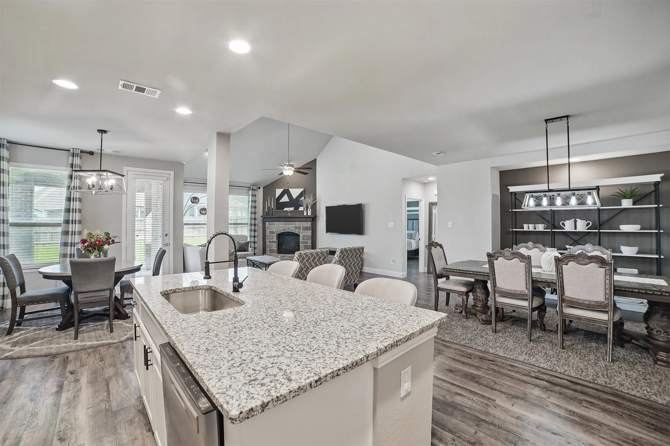 Single Family Residence For Sale in Kaufman County , 1306 Torrington Lane, Forney, Texas 75126, 4 Bedroom, 3 Bathroom, 2 Garage spaces, 3,009 Sqft, built in 2017, mls#21388152, Real Estate Agent in Forney, Homes For Sale in Kaufman county, Homes For Sale in Forney, Realtor in Forney Texas, Real Estate Brokerage Independent Realty Texas, Luminita Cordes Realtor
