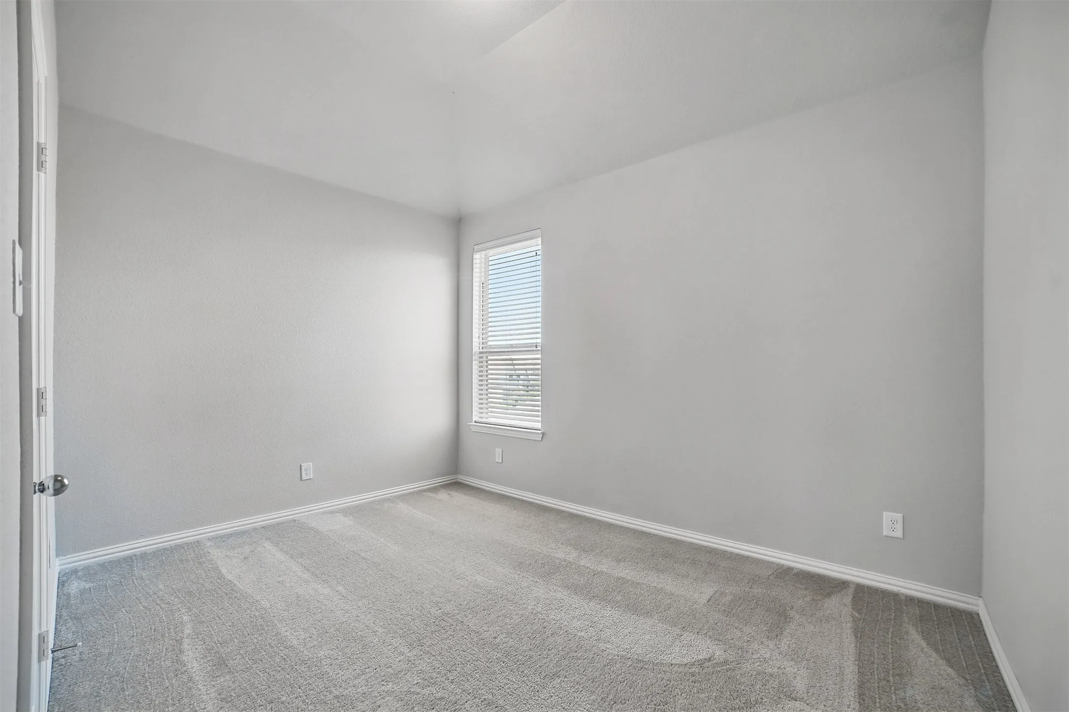 Single Family Residence For Sale in Kaufman County , 1306 Torrington Lane, Forney, Texas 75126, 4 Bedroom, 3 Bathroom, 2 Garage spaces, 3,009 Sqft, built in 2017, mls#21388152, Real Estate Agent in Forney, Homes For Sale in Kaufman county, Homes For Sale in Forney, Realtor in Forney Texas, Real Estate Brokerage Independent Realty Texas, Luminita Cordes Realtor