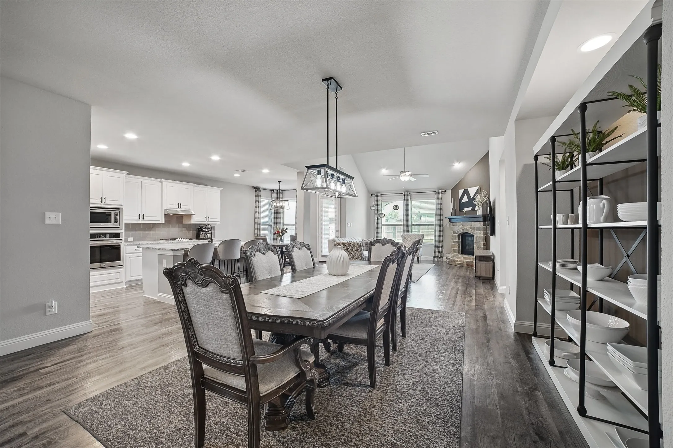 Single Family Residence For Sale in Kaufman County , 1306 Torrington Lane, Forney, Texas 75126, 4 Bedroom, 3 Bathroom, 2 Garage spaces, 3,009 Sqft, built in 2017, mls#21388152, Real Estate Agent in Forney, Homes For Sale in Kaufman county, Homes For Sale in Forney, Realtor in Forney Texas, Real Estate Brokerage Independent Realty Texas, Luminita Cordes Realtor