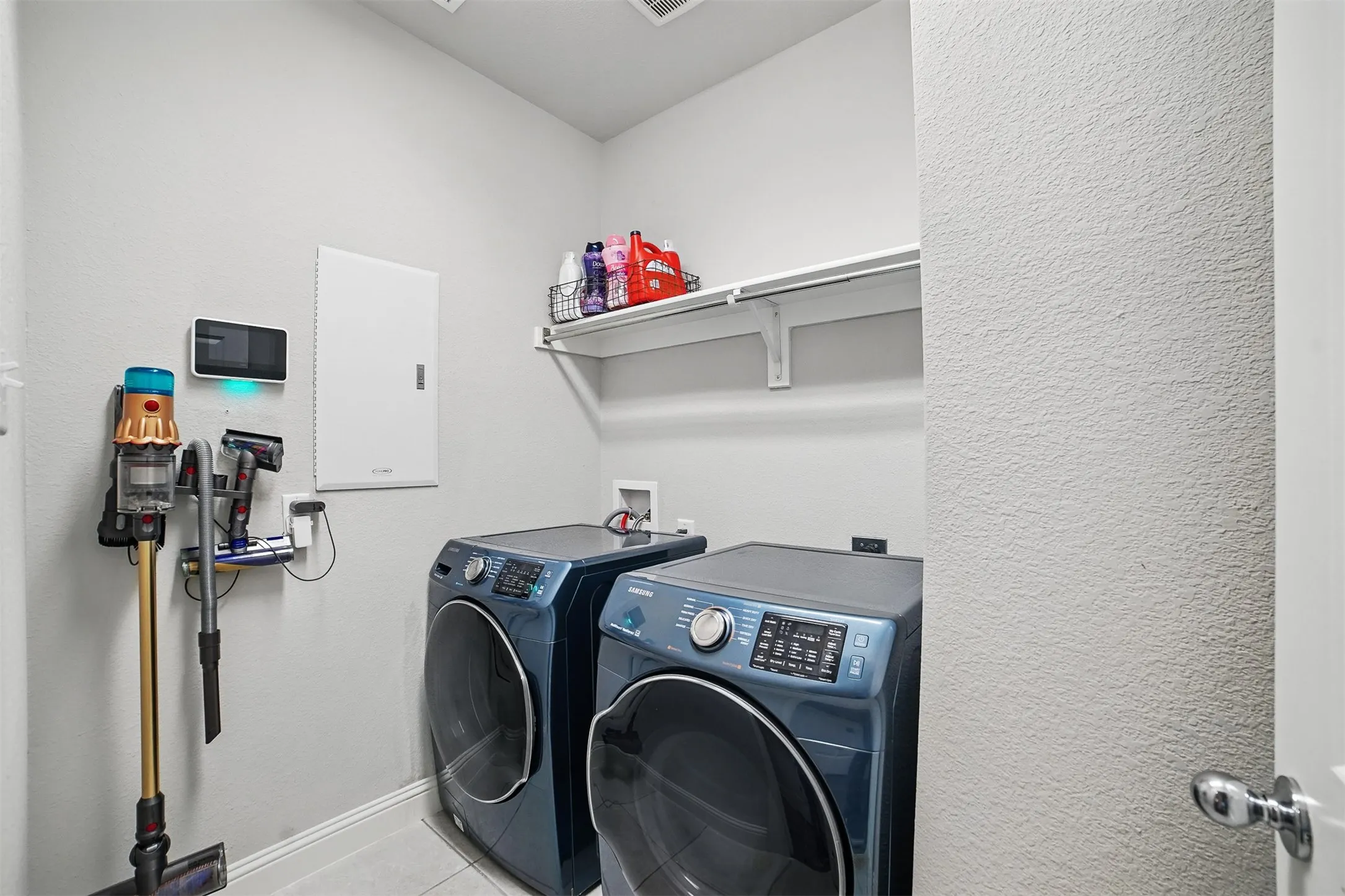Single Family Residence For Sale in Kaufman County , 1306 Torrington Lane, Forney, Texas 75126, 4 Bedroom, 3 Bathroom, 2 Garage spaces, 3,009 Sqft, built in 2017, mls#21388152, Real Estate Agent in Forney, Homes For Sale in Kaufman county, Homes For Sale in Forney, Realtor in Forney Texas, Real Estate Brokerage Independent Realty Texas, Luminita Cordes Realtor
