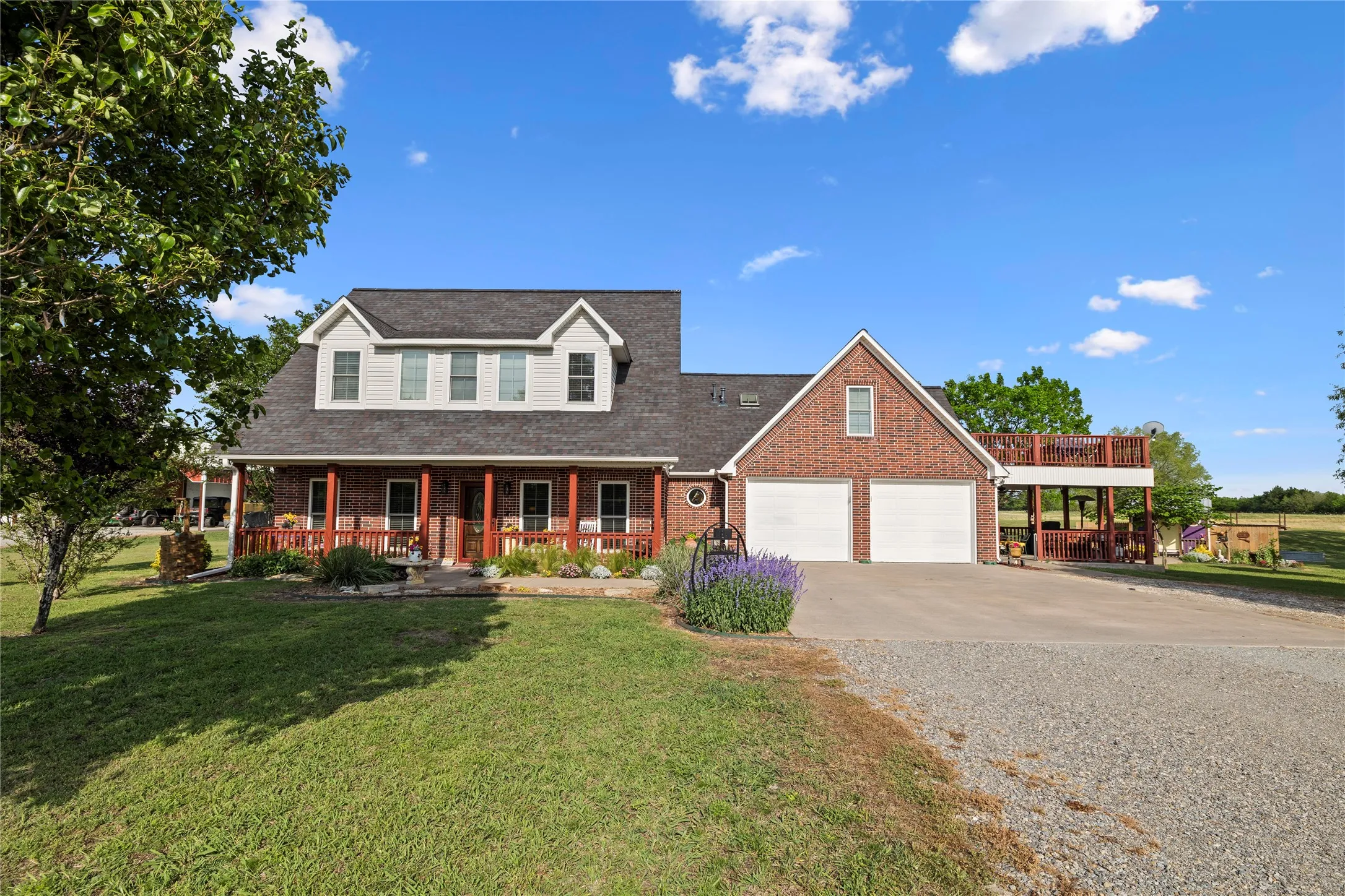 Single Family Residence For Sale in Fannin County , 7987 S State Highway 78 Highway, Leonard, Texas 75452, 3 Bedroom, 4 Bathroom, 2 Garage spaces, 2,753 Sqft, built in 2002, mls#21389497, Real Estate Agent in Leonard, Homes For Sale in Fannin county, Homes For Sale in Leonard, Realtor in Leonard Texas, Real Estate Brokerage Independent Realty Texas, Luminita Cordes Realtor