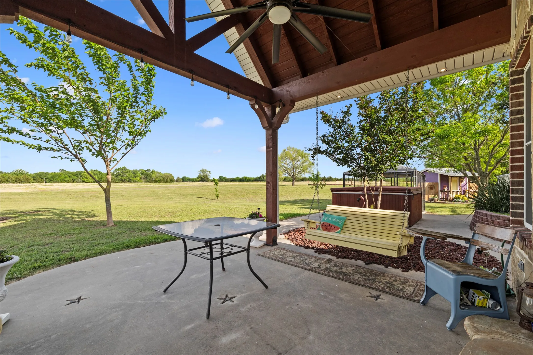 Single Family Residence For Sale in Fannin County , 7987 S State Highway 78 Highway, Leonard, Texas 75452, 3 Bedroom, 4 Bathroom, 2 Garage spaces, 2,753 Sqft, built in 2002, mls#21389497, Real Estate Agent in Leonard, Homes For Sale in Fannin county, Homes For Sale in Leonard, Realtor in Leonard Texas, Real Estate Brokerage Independent Realty Texas, Luminita Cordes Realtor