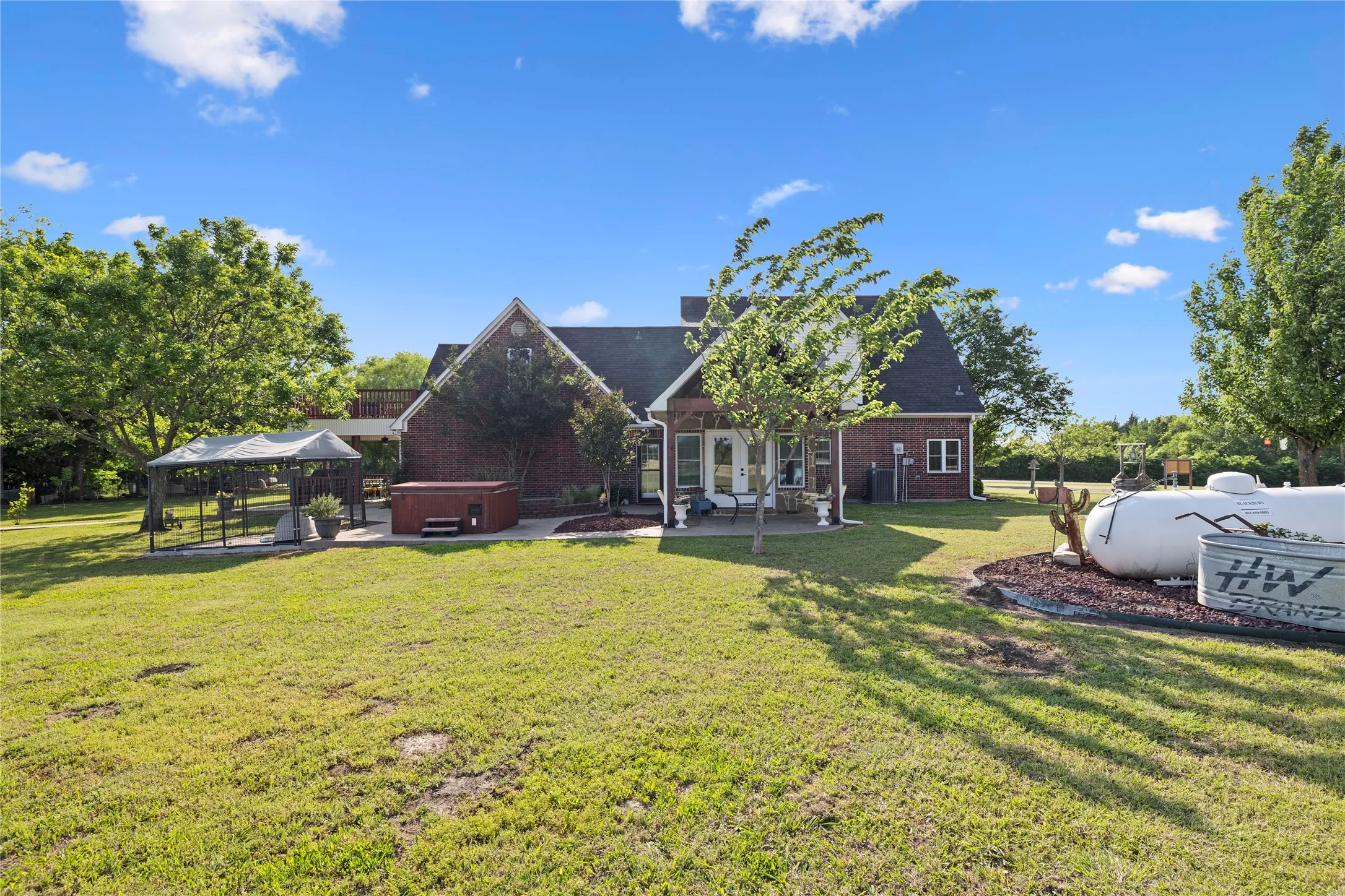 Single Family Residence For Sale in Fannin County , 7987 S State Highway 78 Highway, Leonard, Texas 75452, 3 Bedroom, 4 Bathroom, 2 Garage spaces, 2,753 Sqft, built in 2002, mls#21389497, Real Estate Agent in Leonard, Homes For Sale in Fannin county, Homes For Sale in Leonard, Realtor in Leonard Texas, Real Estate Brokerage Independent Realty Texas, Luminita Cordes Realtor