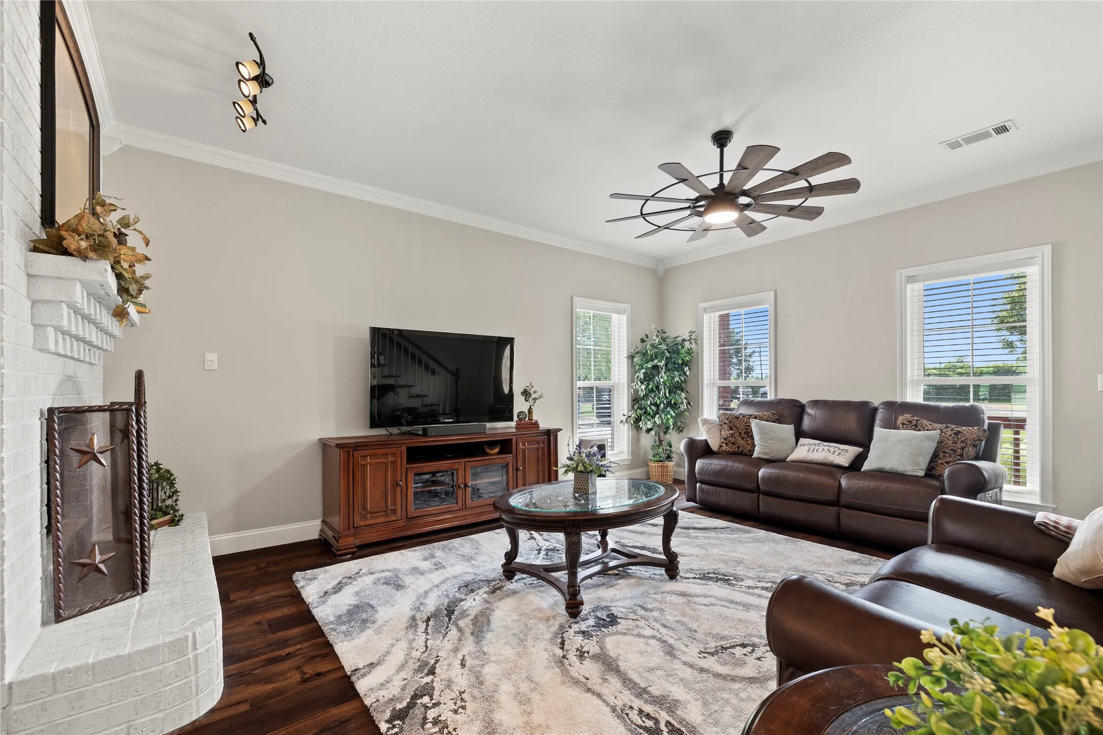 Single Family Residence For Sale in Fannin County , 7987 S State Highway 78 Highway, Leonard, Texas 75452, 3 Bedroom, 4 Bathroom, 2 Garage spaces, 2,753 Sqft, built in 2002, mls#21389497, Real Estate Agent in Leonard, Homes For Sale in Fannin county, Homes For Sale in Leonard, Realtor in Leonard Texas, Real Estate Brokerage Independent Realty Texas, Luminita Cordes Realtor