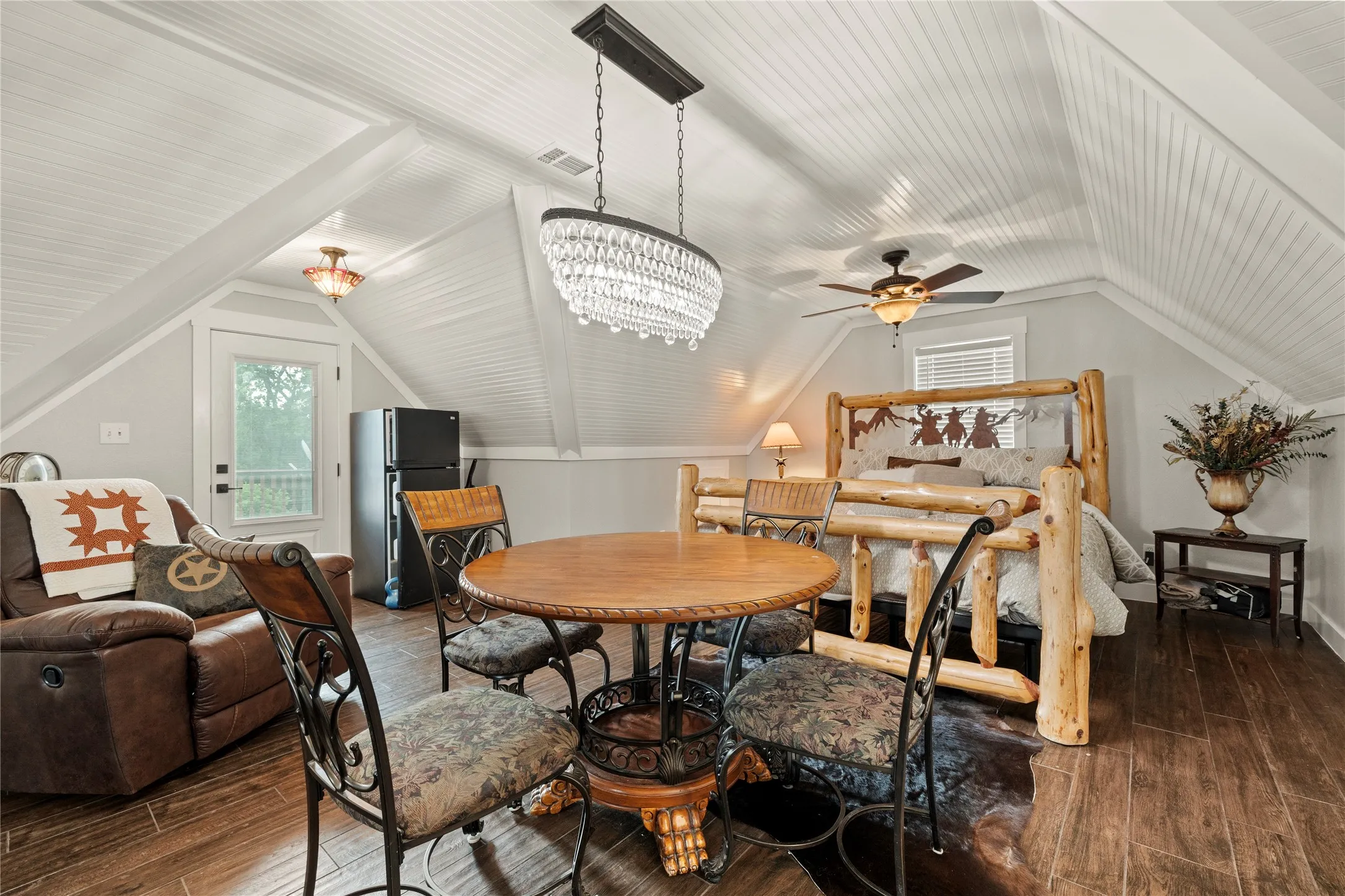 Single Family Residence For Sale in Fannin County , 7987 S State Highway 78 Highway, Leonard, Texas 75452, 3 Bedroom, 4 Bathroom, 2 Garage spaces, 2,753 Sqft, built in 2002, mls#21389497, Real Estate Agent in Leonard, Homes For Sale in Fannin county, Homes For Sale in Leonard, Realtor in Leonard Texas, Real Estate Brokerage Independent Realty Texas, Luminita Cordes Realtor