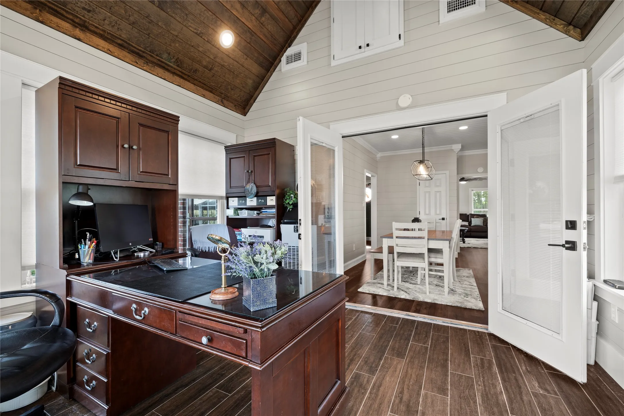 Single Family Residence For Sale in Fannin County , 7987 S State Highway 78 Highway, Leonard, Texas 75452, 3 Bedroom, 4 Bathroom, 2 Garage spaces, 2,753 Sqft, built in 2002, mls#21389497, Real Estate Agent in Leonard, Homes For Sale in Fannin county, Homes For Sale in Leonard, Realtor in Leonard Texas, Real Estate Brokerage Independent Realty Texas, Luminita Cordes Realtor