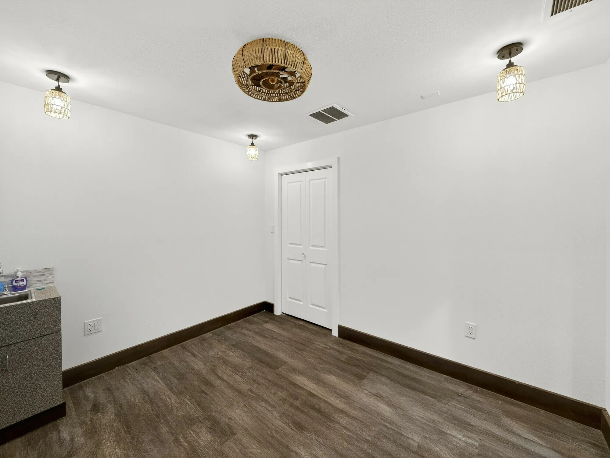 Office For Rent in Collin County , 213 Mckinney Avenue, Princeton, Texas 75407, 0, 0, Garage spaces, 0 Sqft, built in 1952, mls#21389499, Real Estate Agent in Princeton, Homes For Rent in Collin county, Homes For Rent in Princeton, Realtor in Princeton Texas, Real Estate Brokerage Independent Realty Texas, Luminita Cordes Realtor