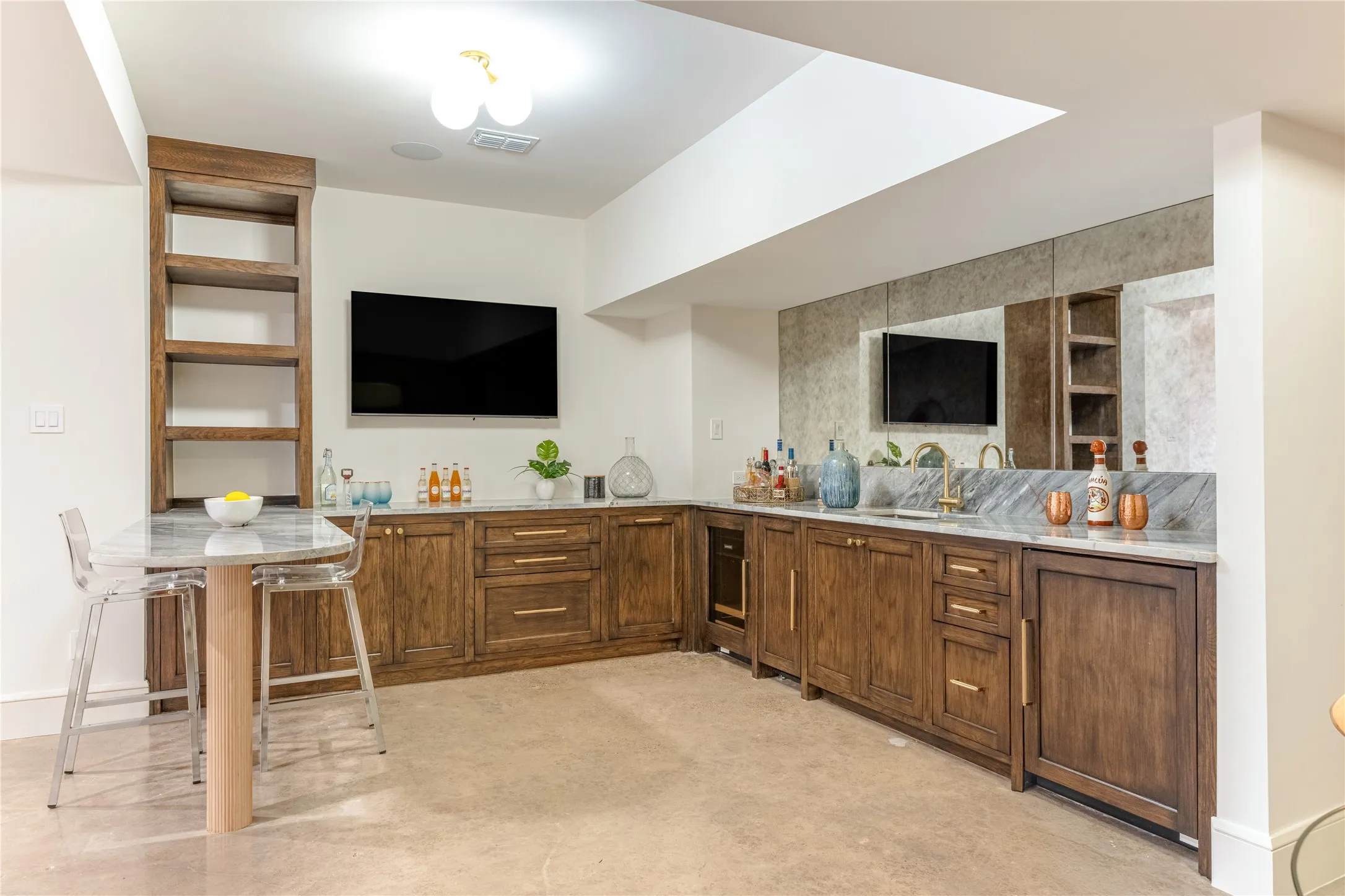 Single Family Residence For Sale in Dallas County , 6810 Mimosa Lane, Dallas, Texas 75230, 5 Bedroom, 7 Bathroom, 2 Garage spaces, 8,021 Sqft, built in 1992, mls#21369320, Real Estate Agent in Dallas, Homes For Sale in Dallas county, Homes For Sale in Dallas, Realtor in Dallas Texas, Real Estate Brokerage Independent Realty Texas, Luminita Cordes Realtor