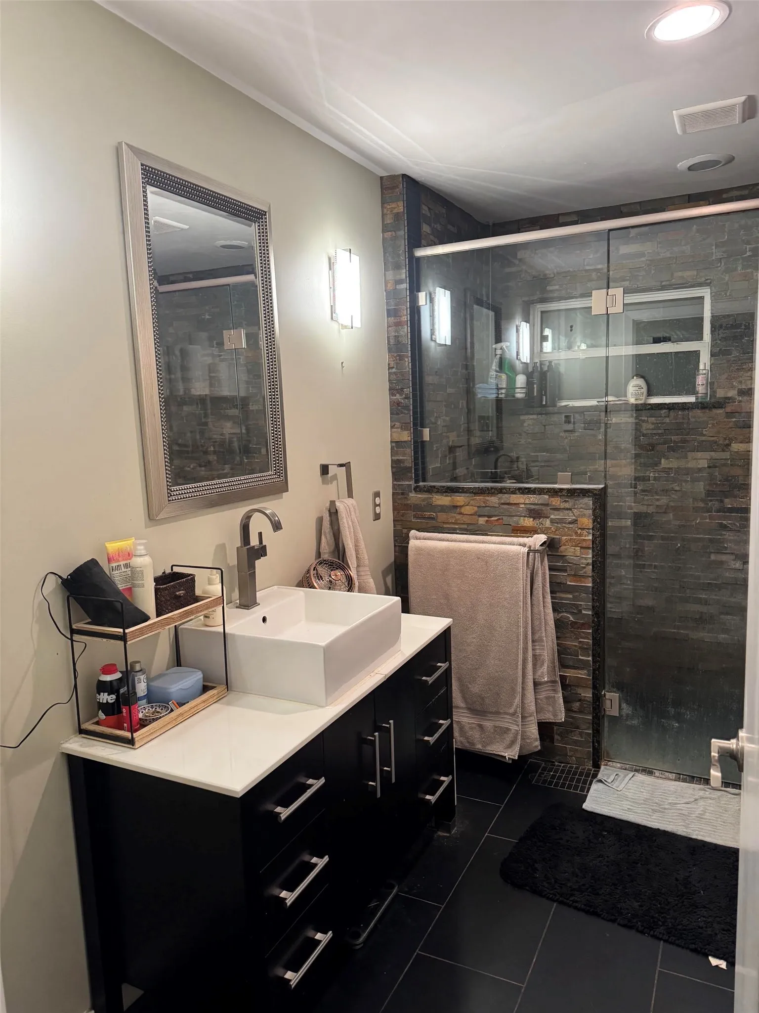 Single Family Residence For Sale in Dallas County , 7328 Wild Valley Drive, Dallas, Texas 75231, 3 Bedroom, 2 Bathroom, 2 Garage spaces, 1,650 Sqft, built in 1955, mls#21389475, Real Estate Agent in Dallas, Homes For Sale in Dallas county, Homes For Sale in Dallas, Realtor in Dallas Texas, Real Estate Brokerage Independent Realty Texas, Luminita Cordes Realtor
